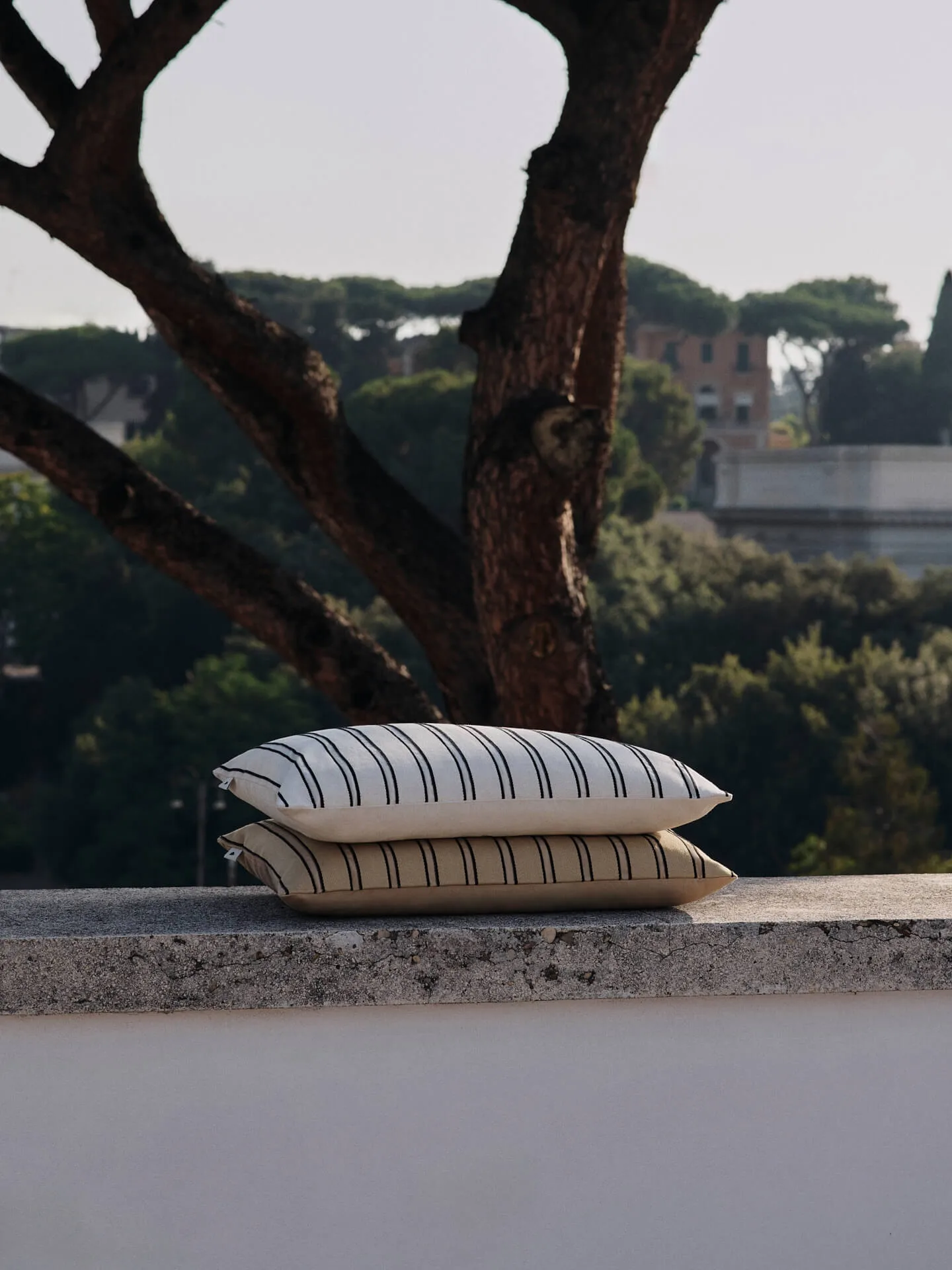 Twill-Kissenbezug 40x60 cm, Off-white-black Ferm Living