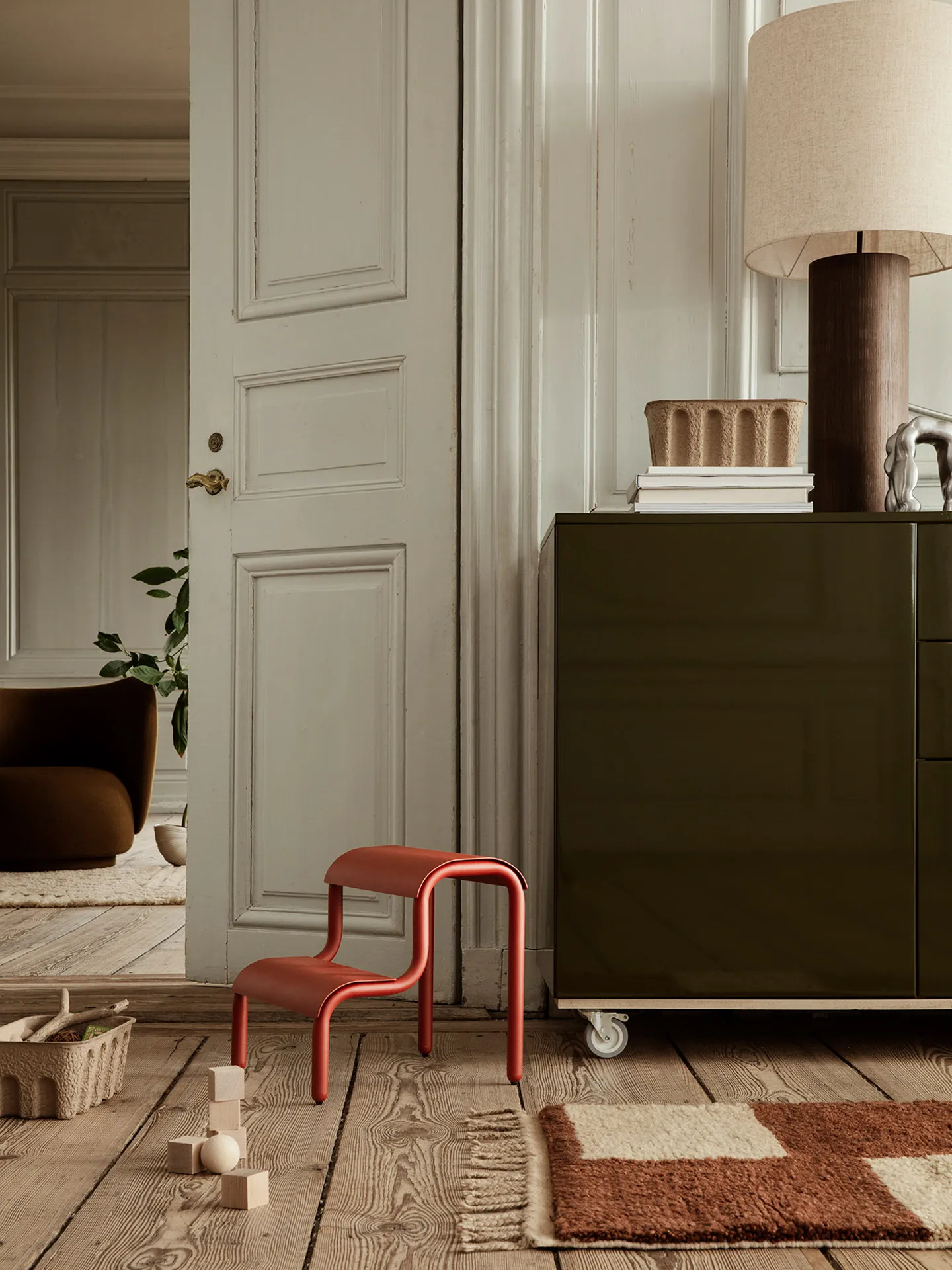 Up Tritthocker, Poppy Red Ferm Living