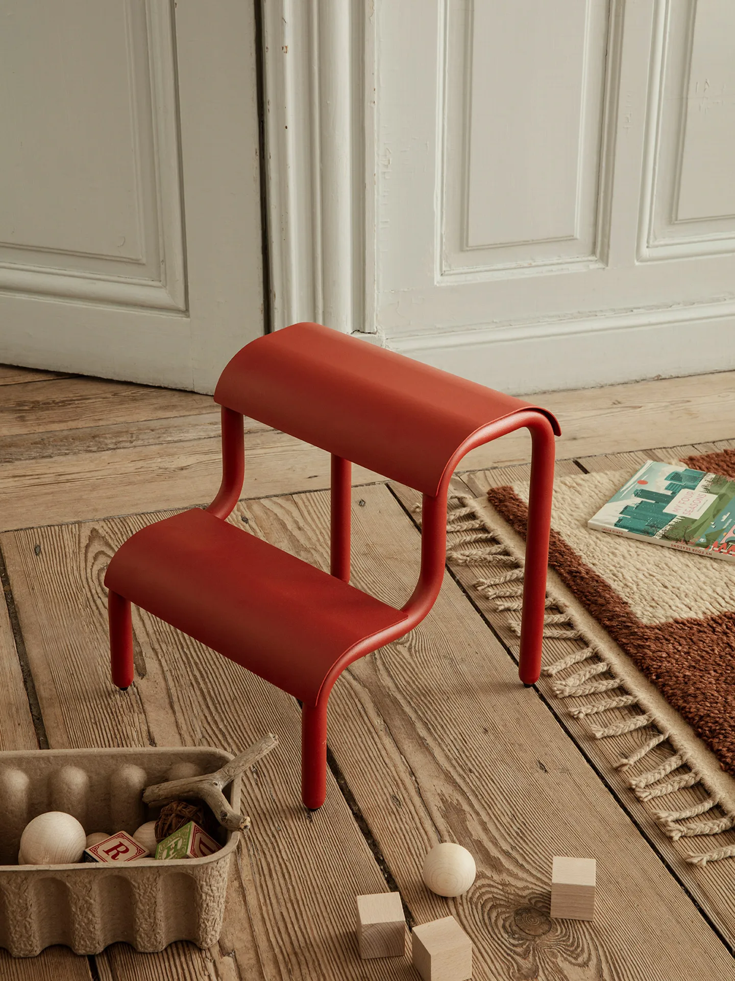 Up Tritthocker, Poppy Red Ferm Living