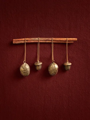 Walnuss-Dekorationsanhänger 2-teilig - Messing - Ferm Living