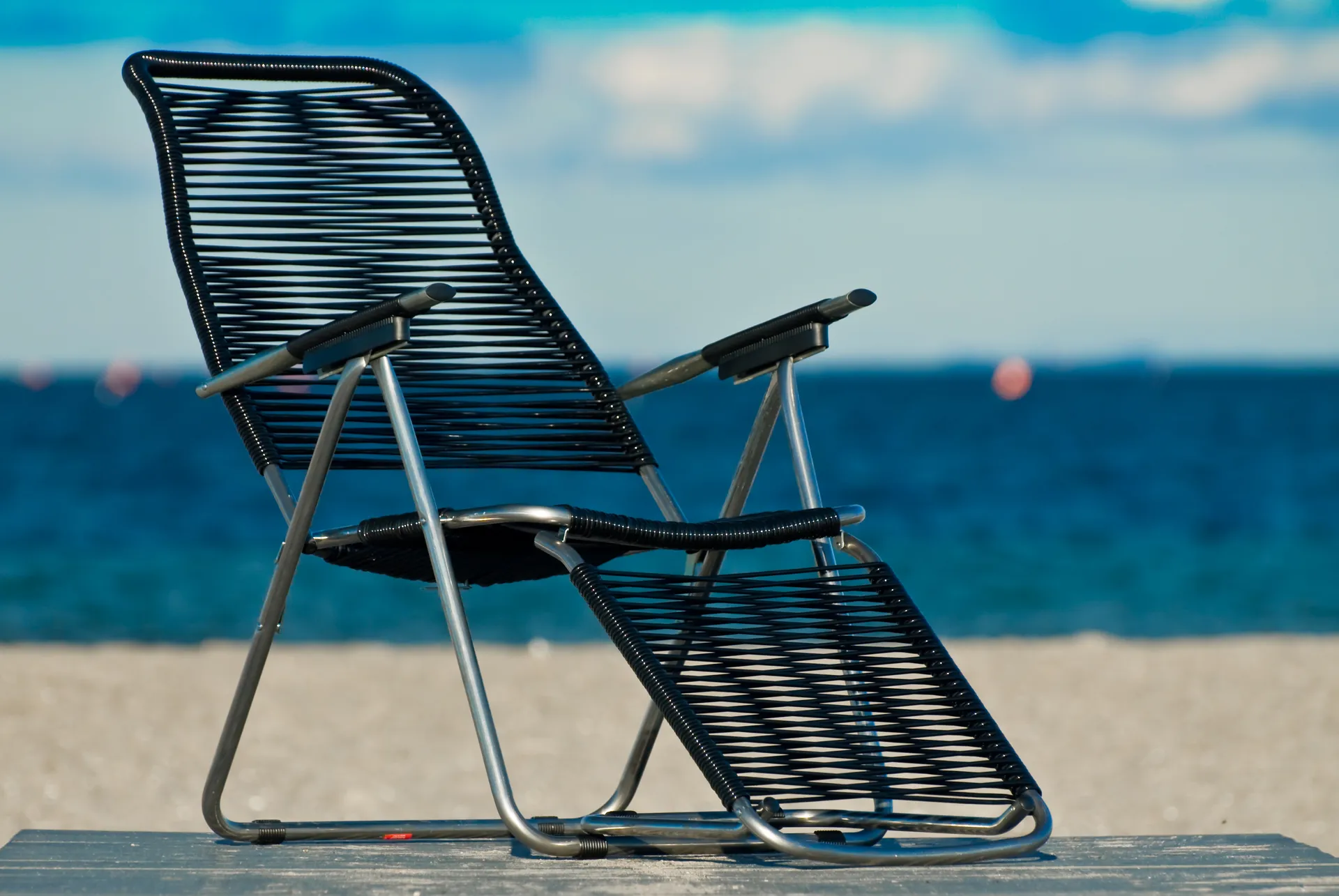Spaghetti Sonnenliege mit Fußstütze, Schwarz Fiam