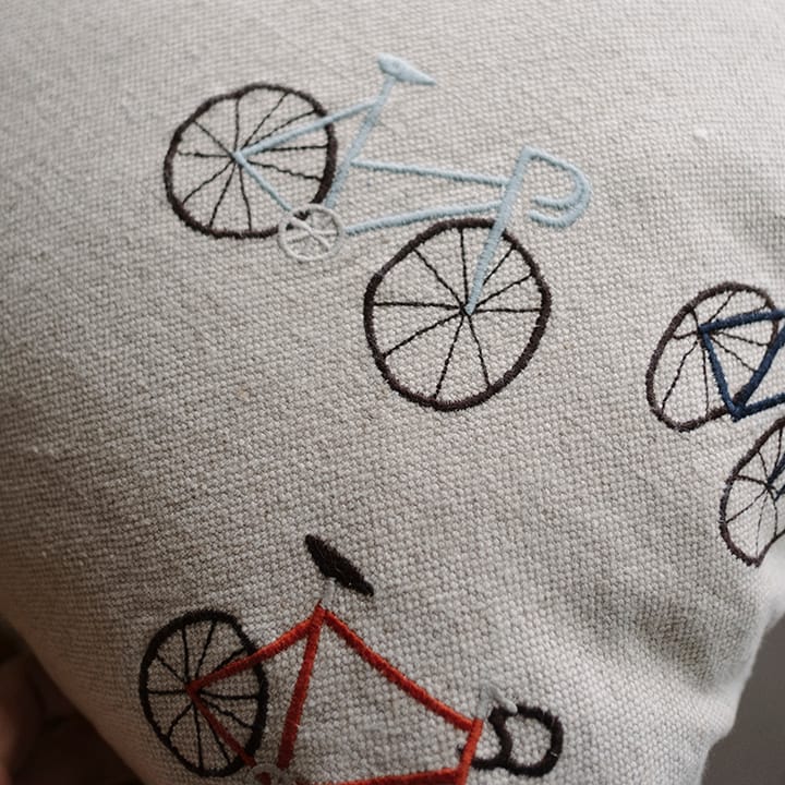 Bicycles Kissenbezug 48 x 48cm - Beige - Fine Little Day