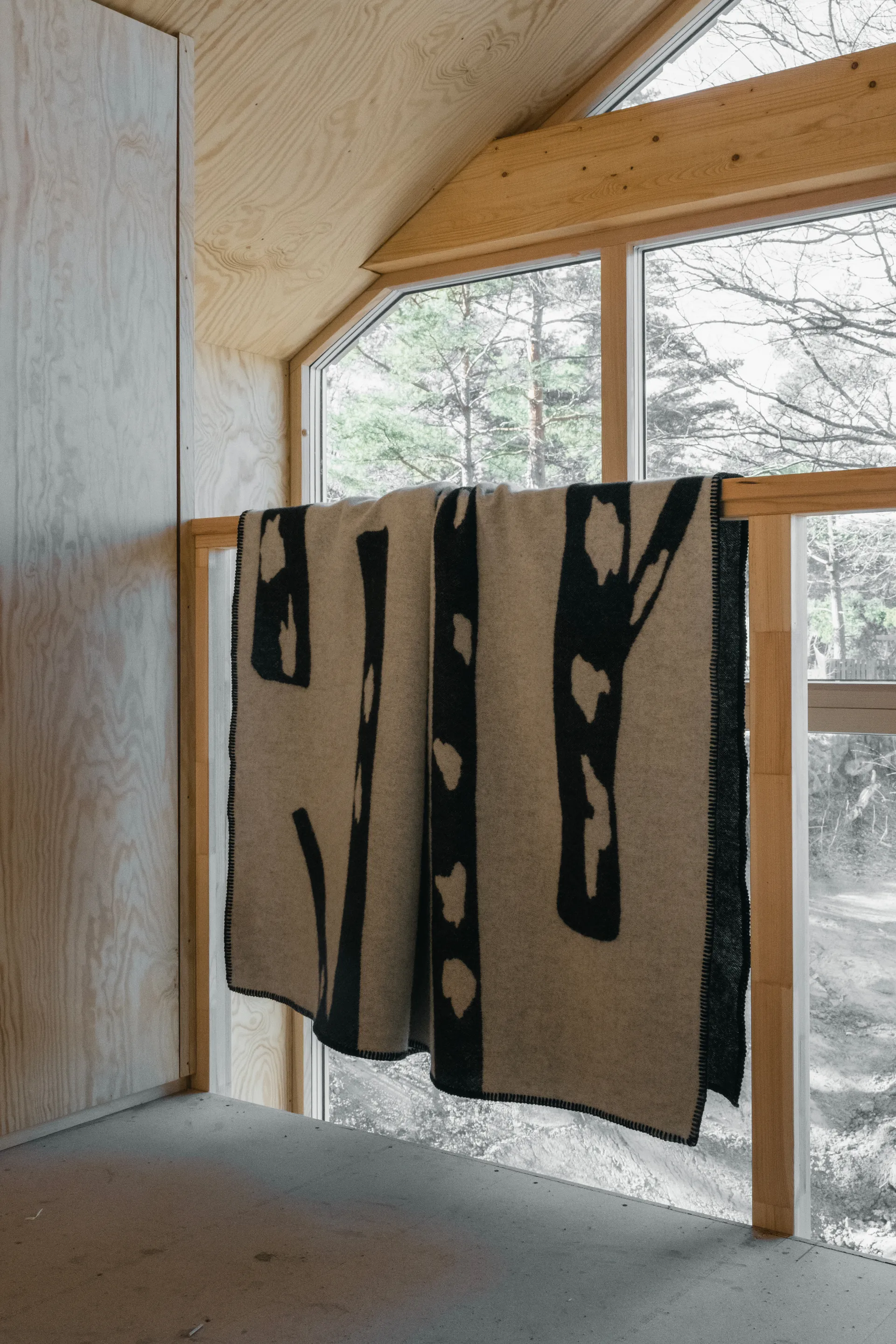 Birch Decke 130x180 cm, Black-white Fine Little Day