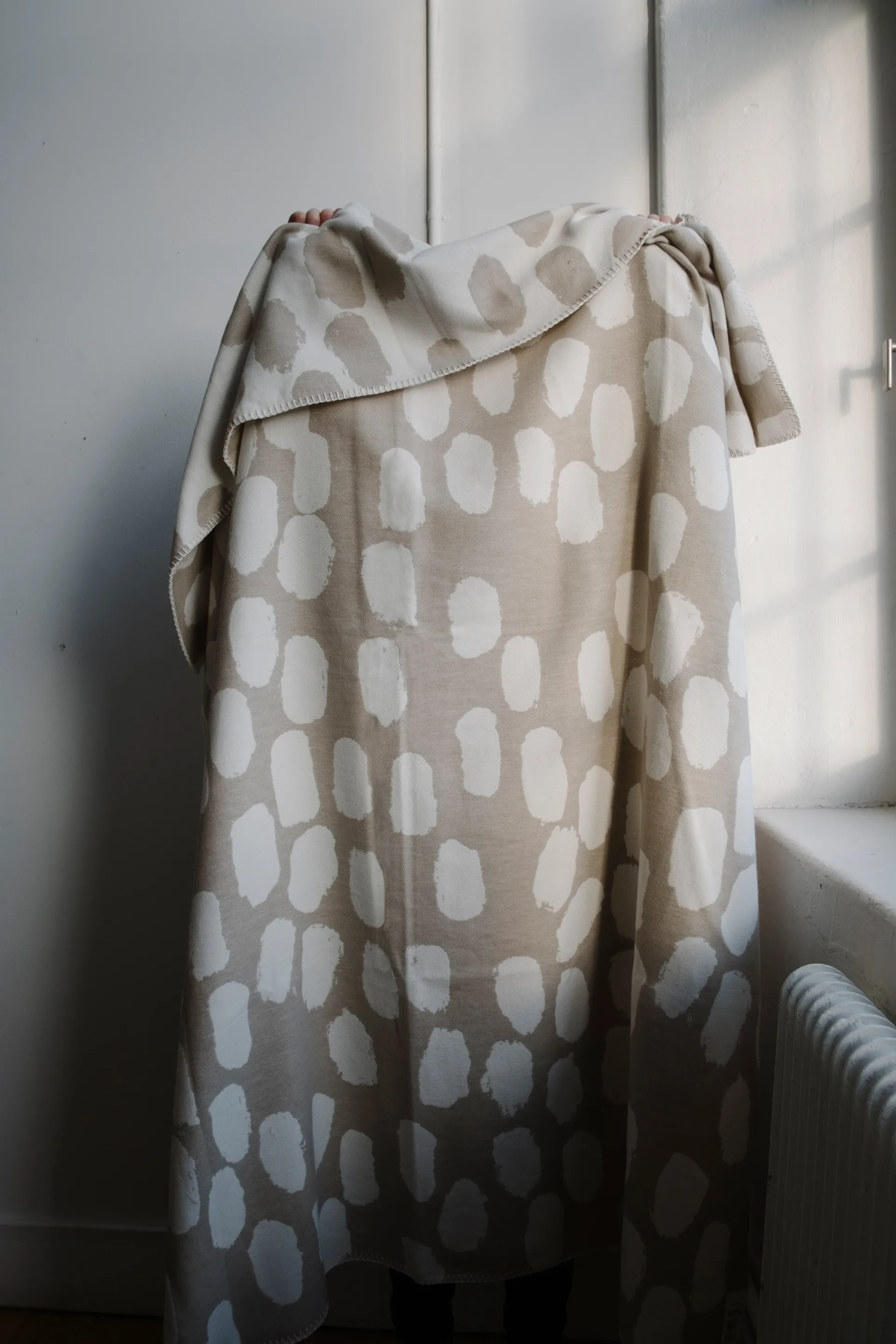 Dots Decke 140 x 180cm, Beige Fine Little Day