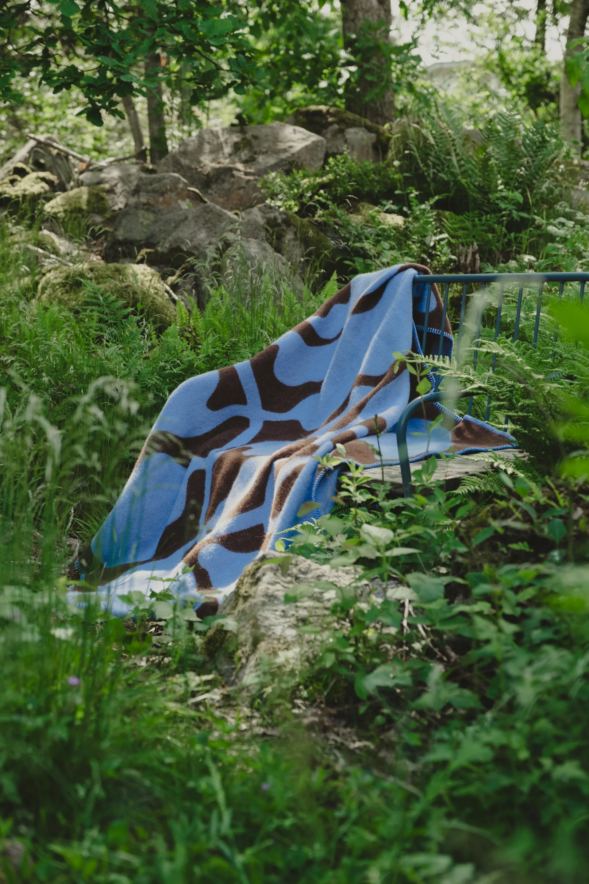 Leaves Decke 130x180 cm, Blue-brown Fine Little Day