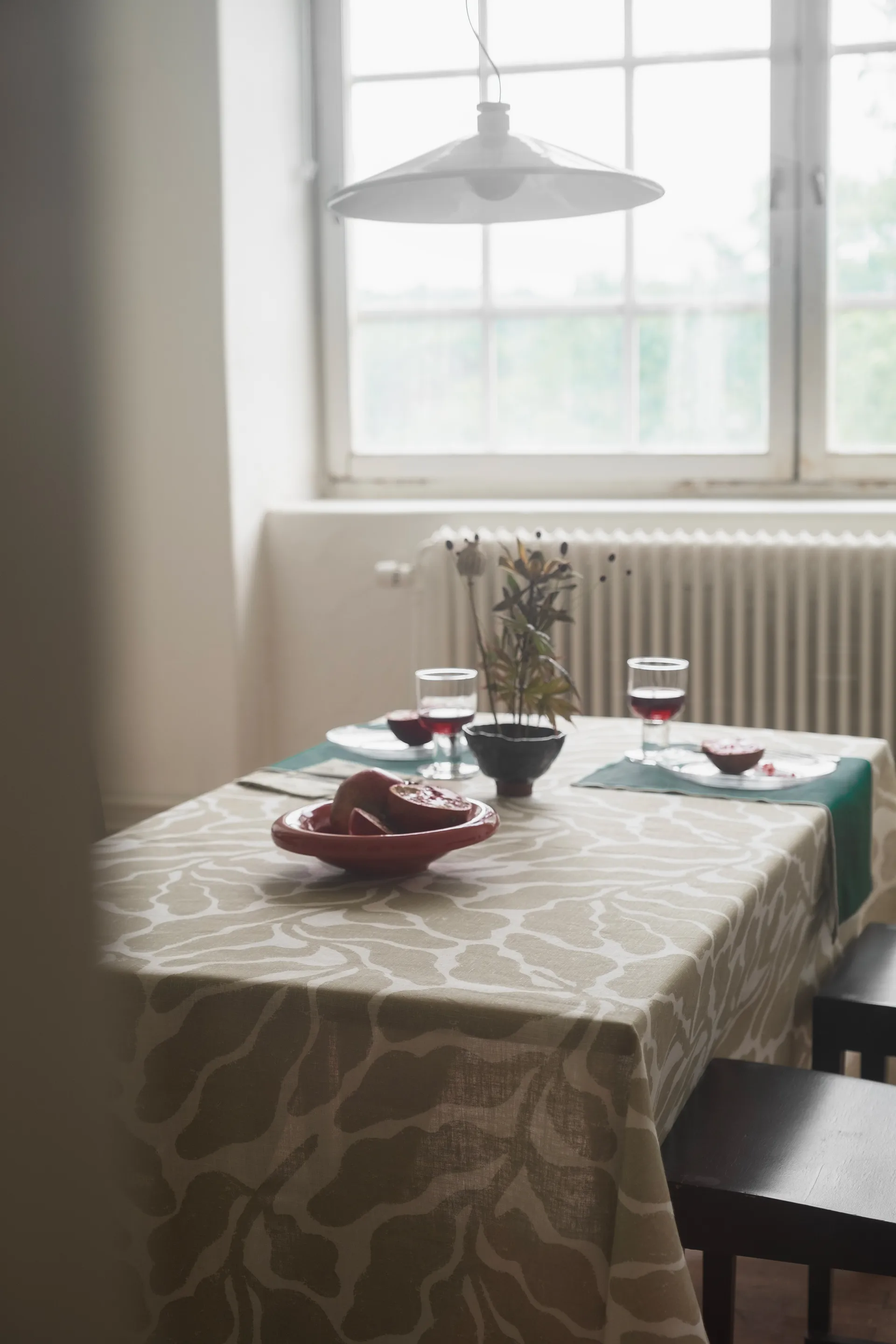 Leaves Tischdecke 149x250 cm, Sand Fine Little Day