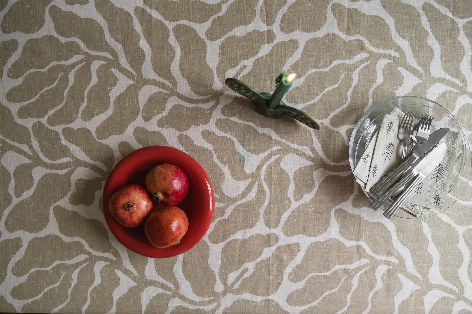 Leaves Tischdecke, Sand, 149 x 250cm Fine Little Day