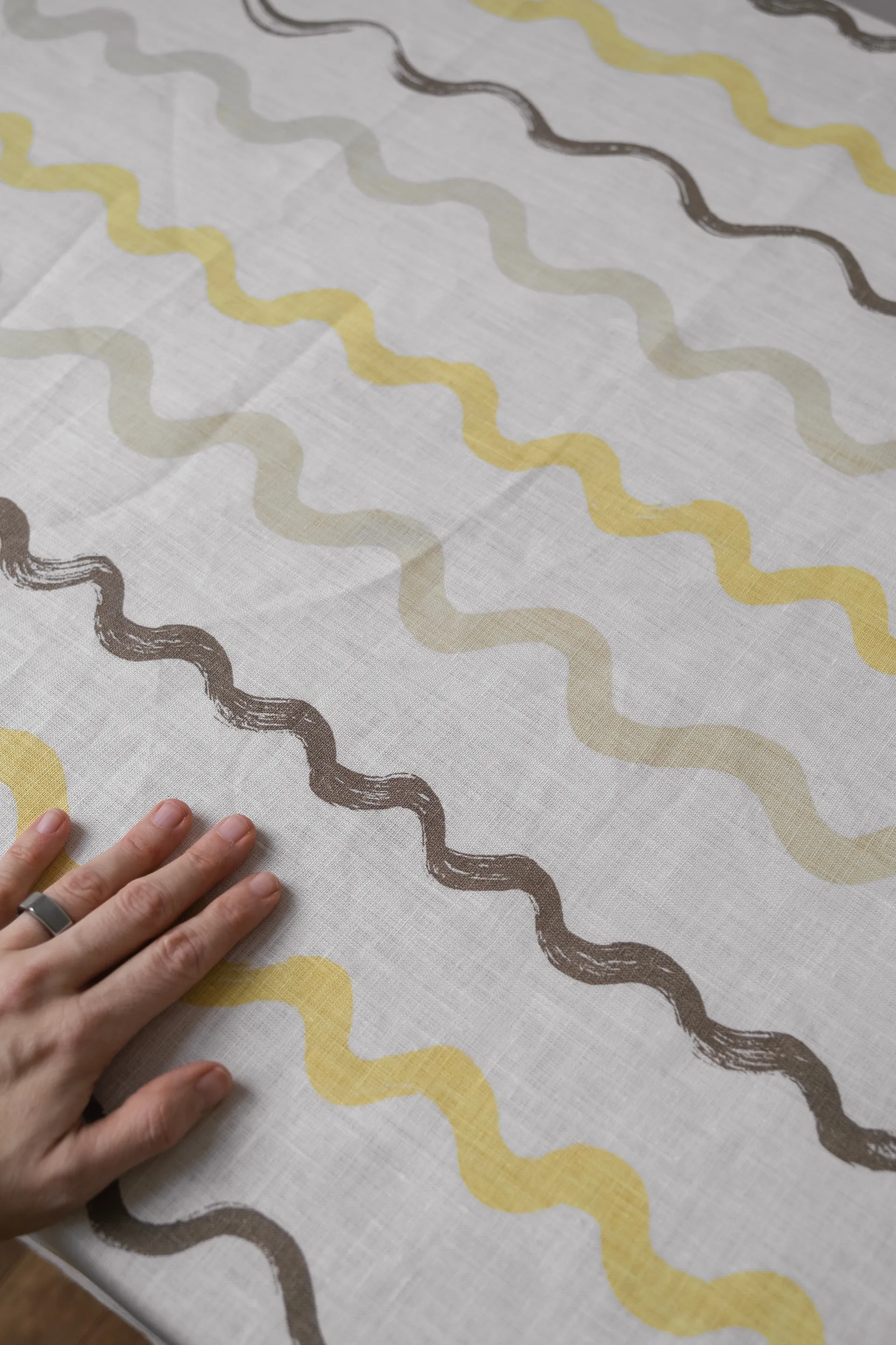 Randig Stoff, White-yellow Fine Little Day