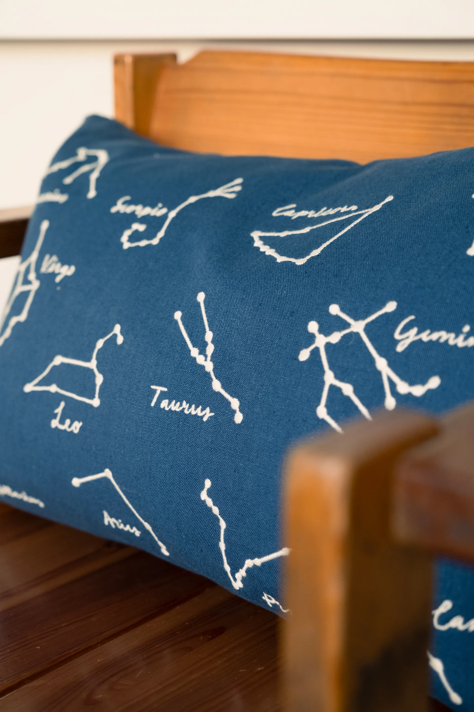 Sternzeichen Kissenbezug 38x58 cm, Blue-White Fine Little Day