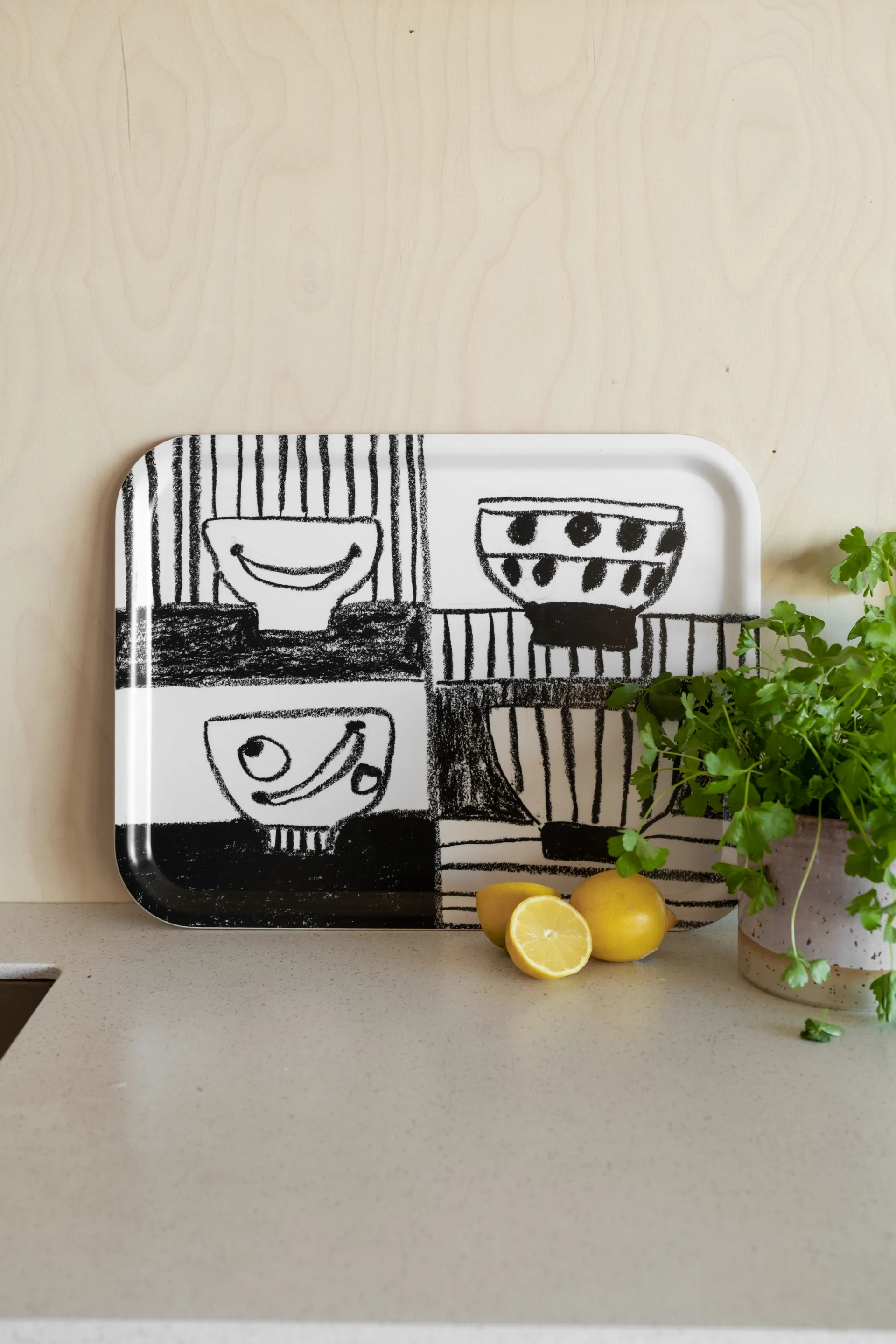 Stilleben Tablett 33 x 43cm, Schwarz-weiß Fine Little Day