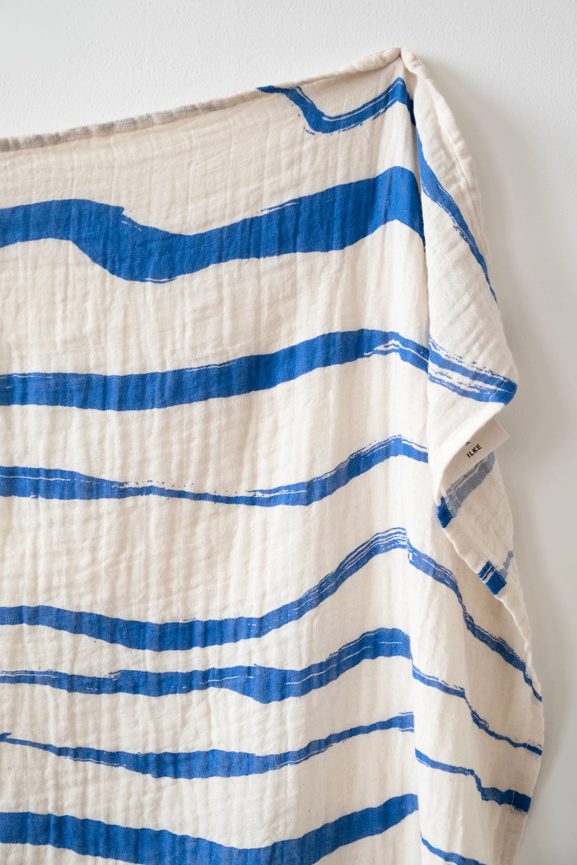 Våg Muslindecke 120 x 120cm, Blue Fine Little Day