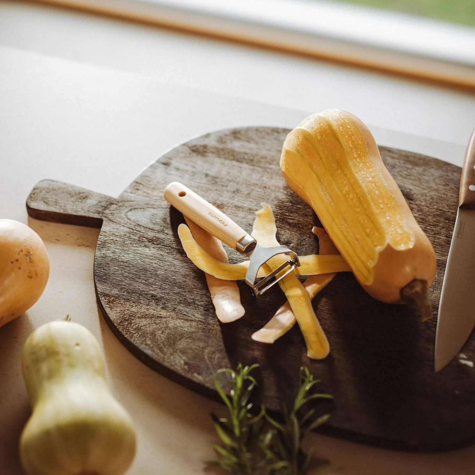 Folken Schäler, Y-Schäler, rotierende Klinge Fiskars