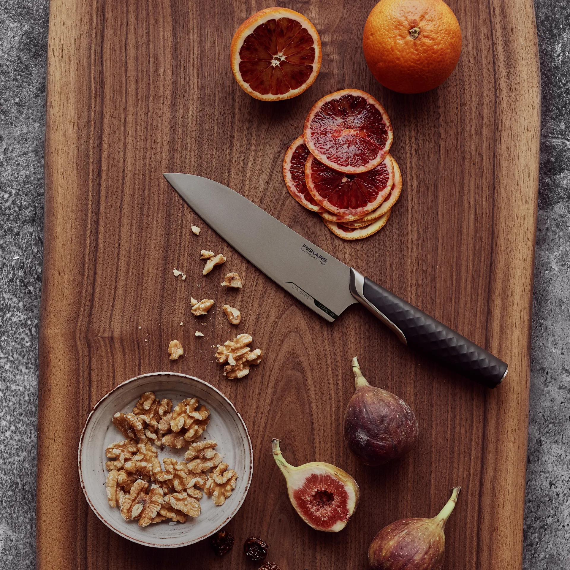 Titanium Gemüsemesser 10cm, Schwarz Fiskars