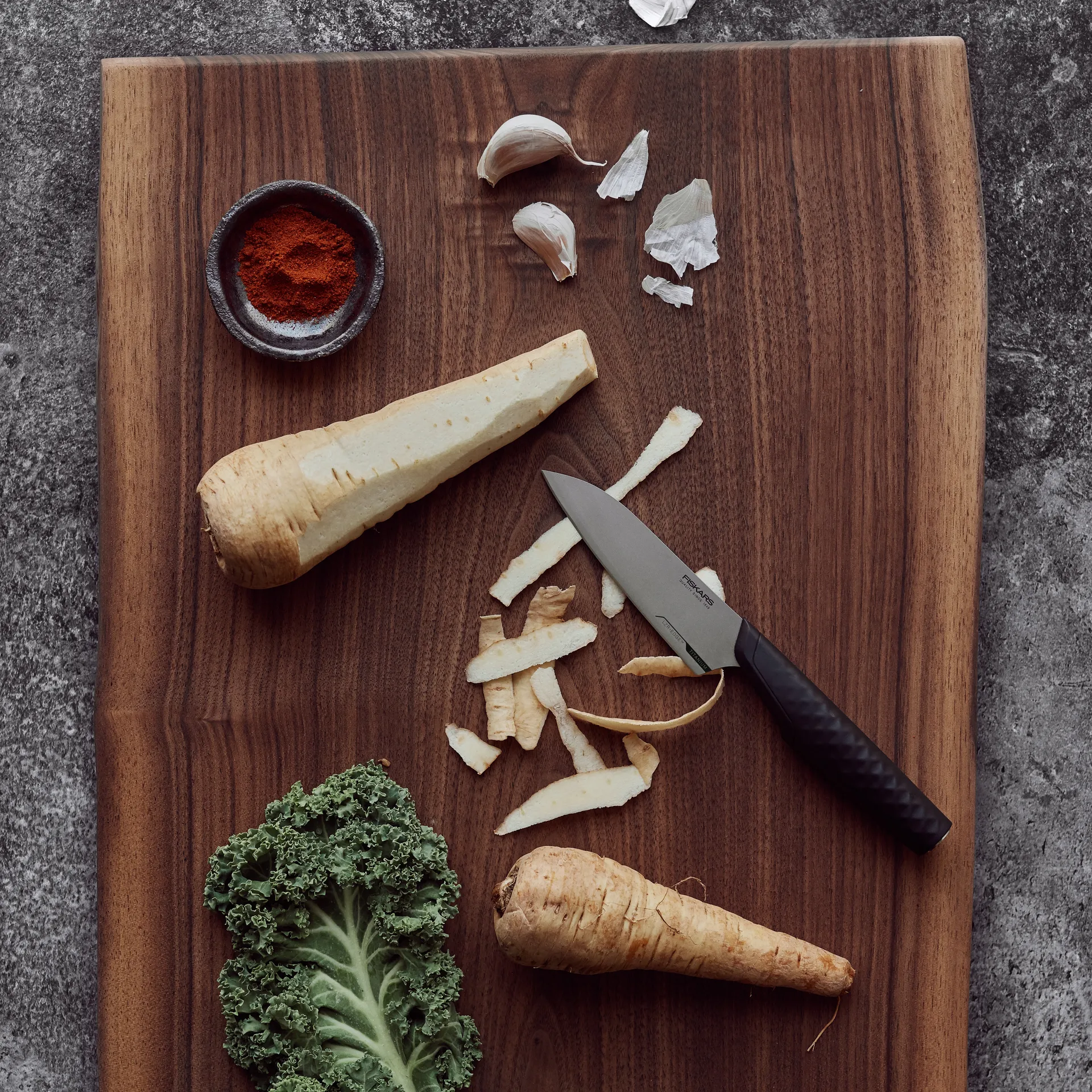 Titanium Gemüsemesser 10cm, Schwarz Fiskars