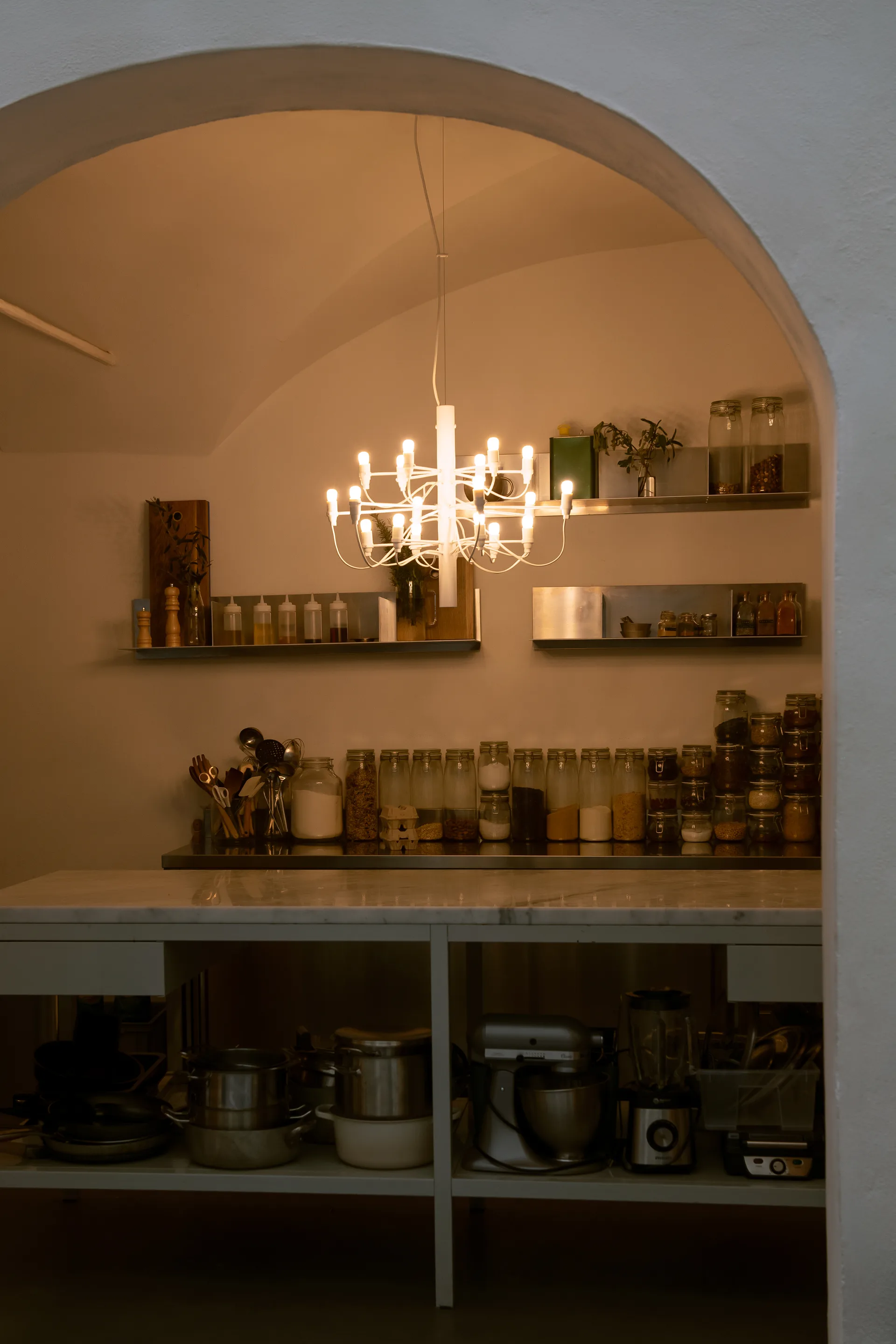 2097 Sarfatti Kronleuchter, Mattweiß 18 Lampen Flos