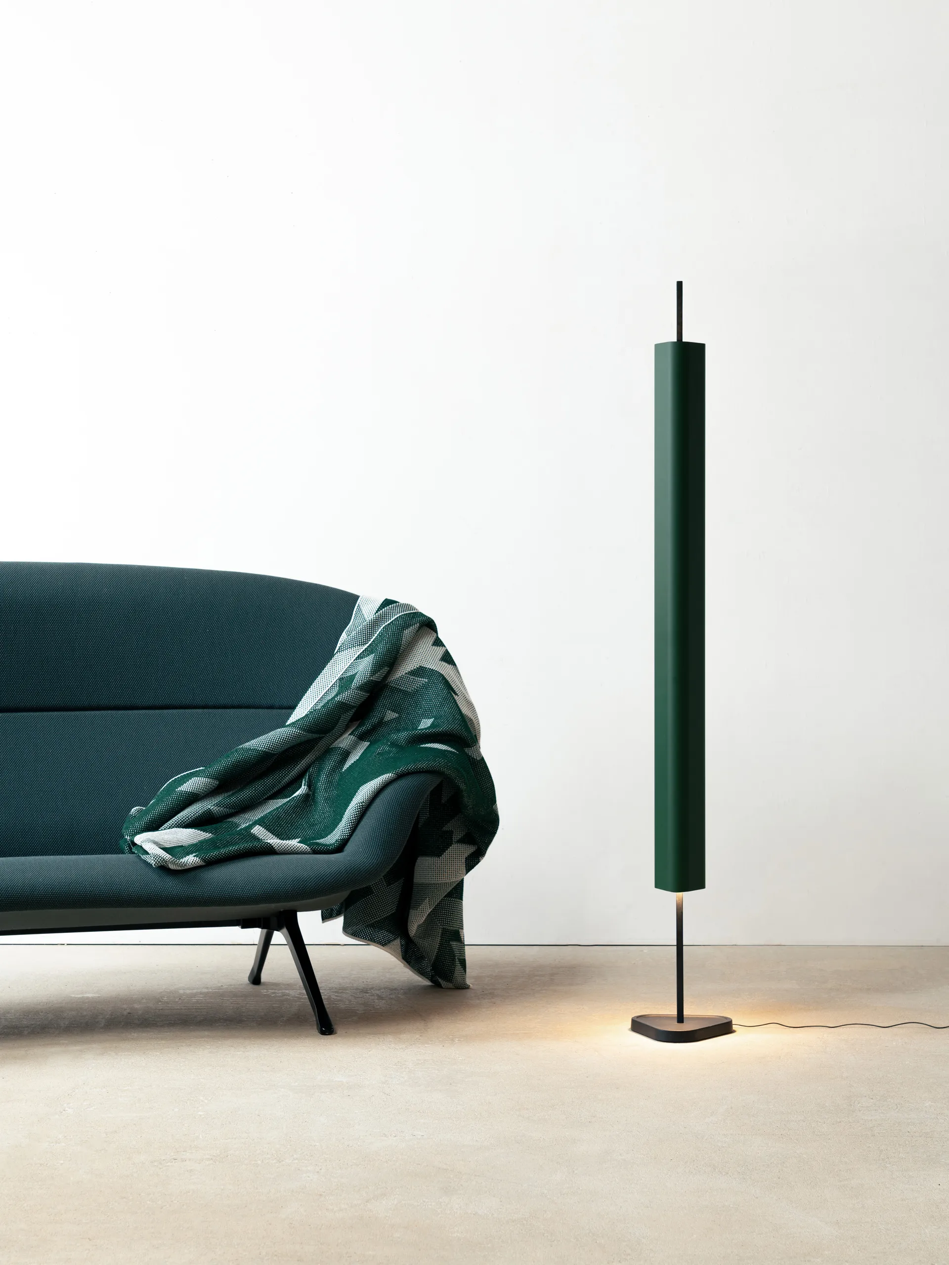 EMI Stehleuchte 170 cm, Deep green Flos