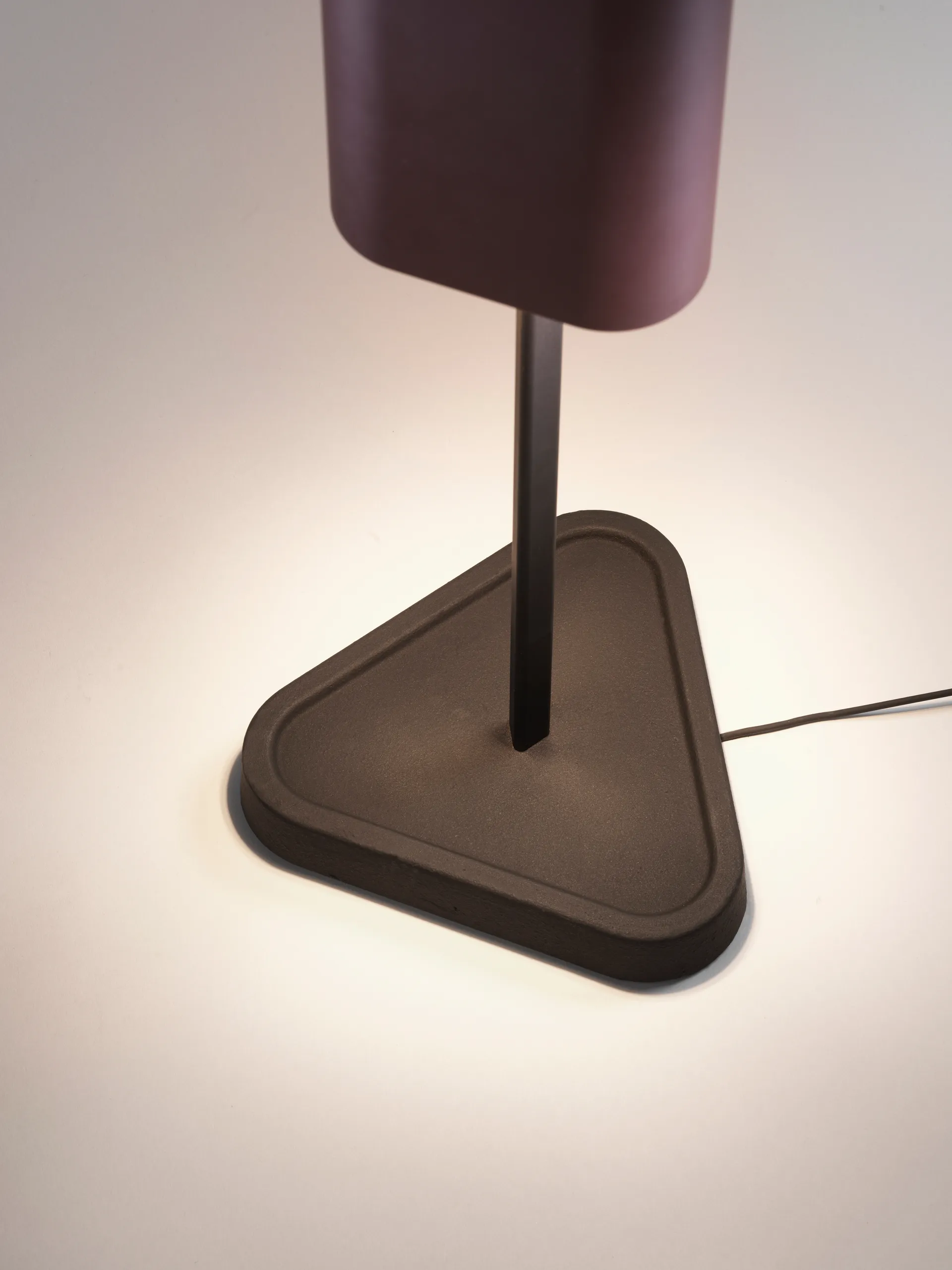 EMI Tischleuchte 114 cm, Deep red Flos