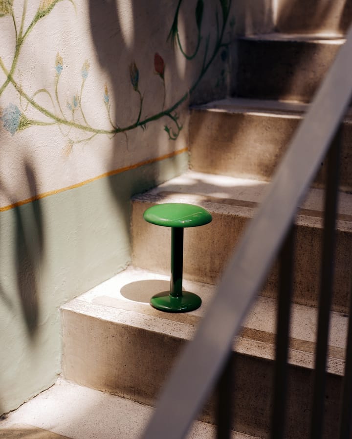 Gustave Residential tragbare Tischleuchte, Lacquered green Flos