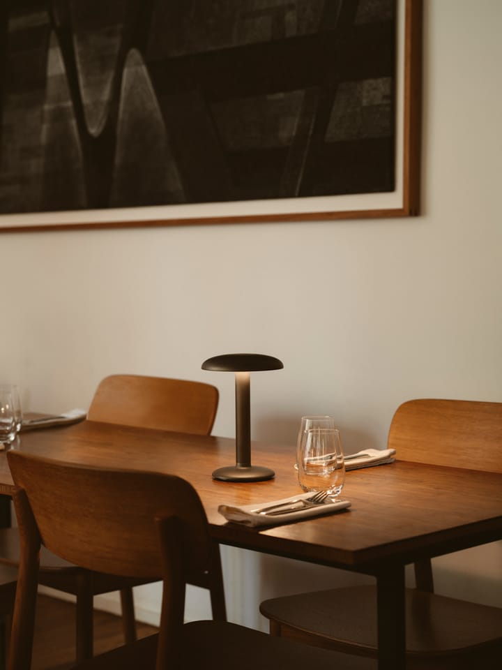Gustave Residential tragbare Tischleuchte, Matte anthracite Flos
