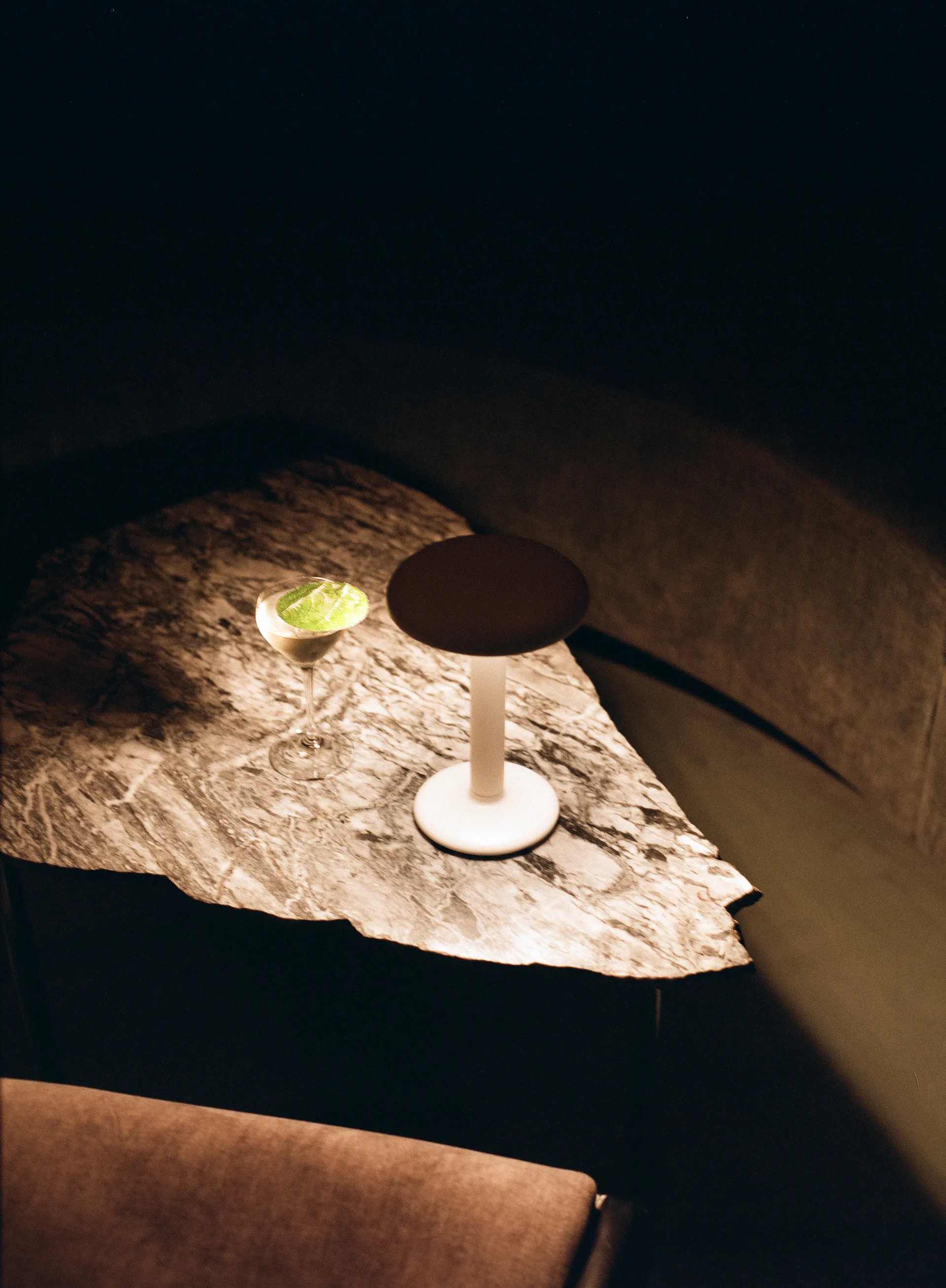 Gustave Residential tragbare Tischleuchte, Matte white Flos