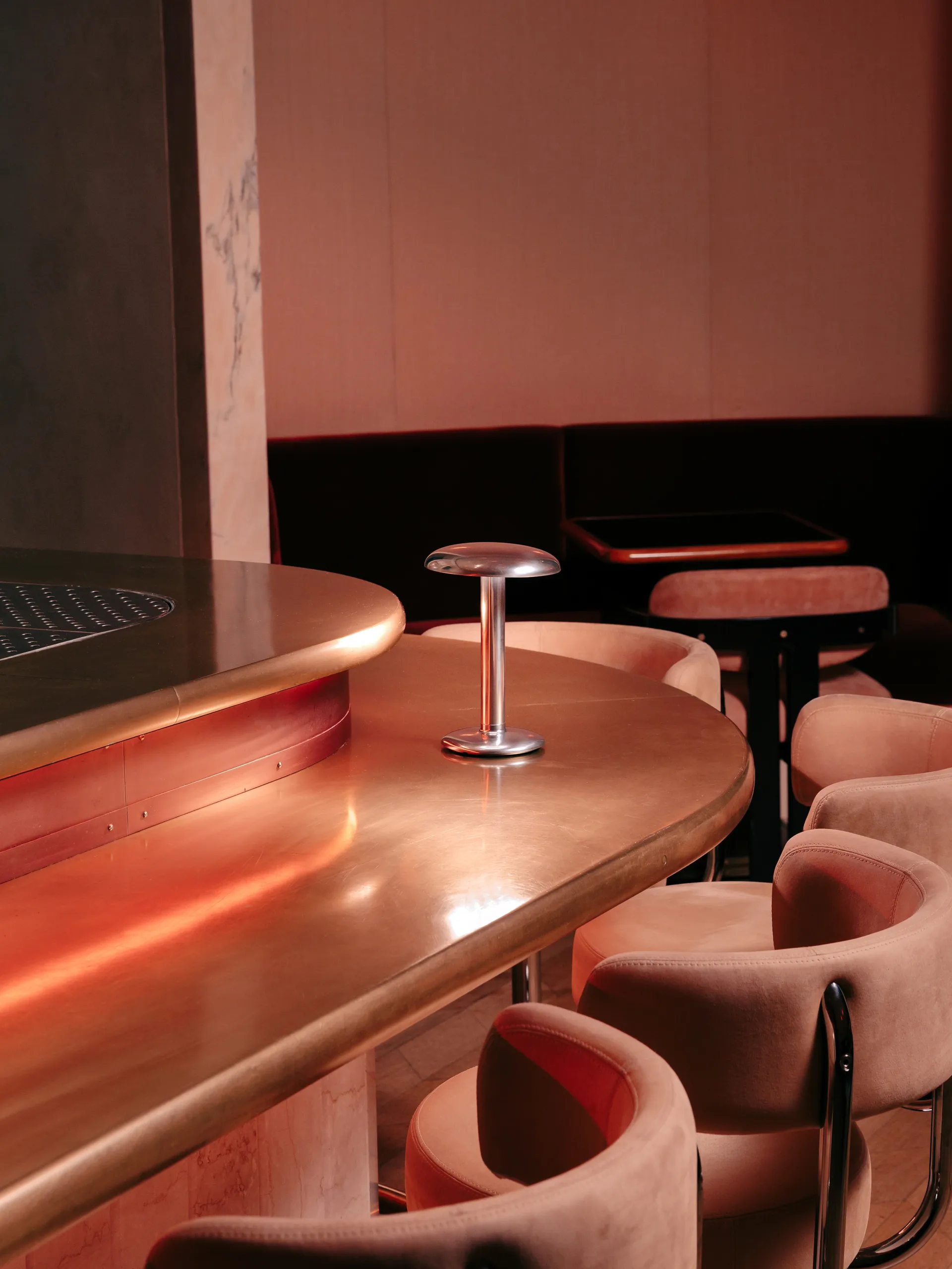 Gustave Residential tragbare Tischleuchte, Polished silver Flos