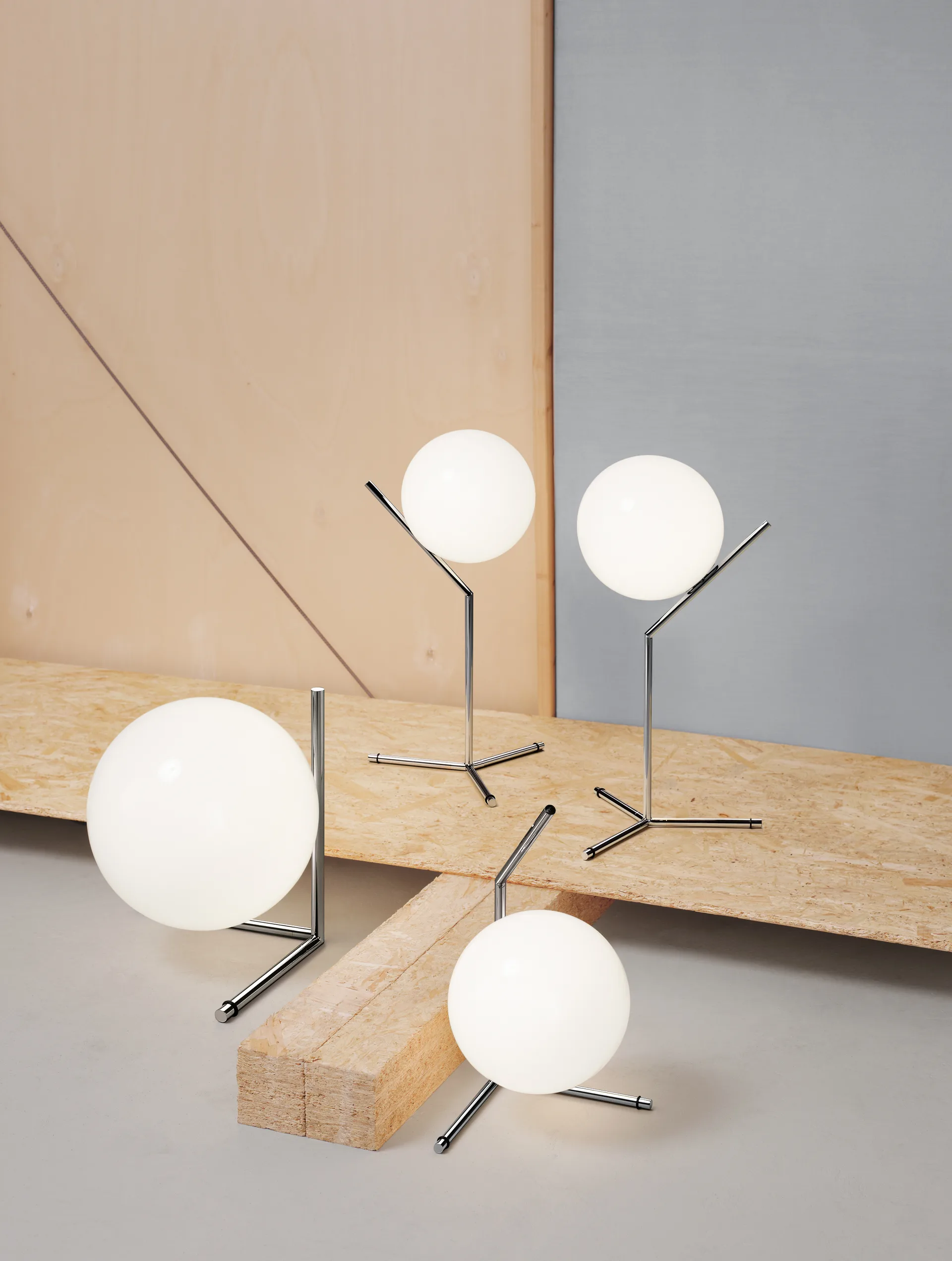 IC Lights T1 High Tischleuchte, Krom-opal Flos