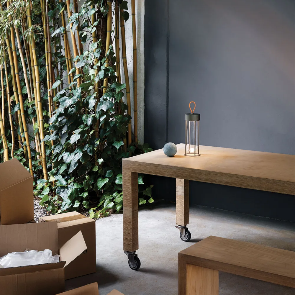 In Vitro Tischleuchte, Black, 2700 kelvin Flos