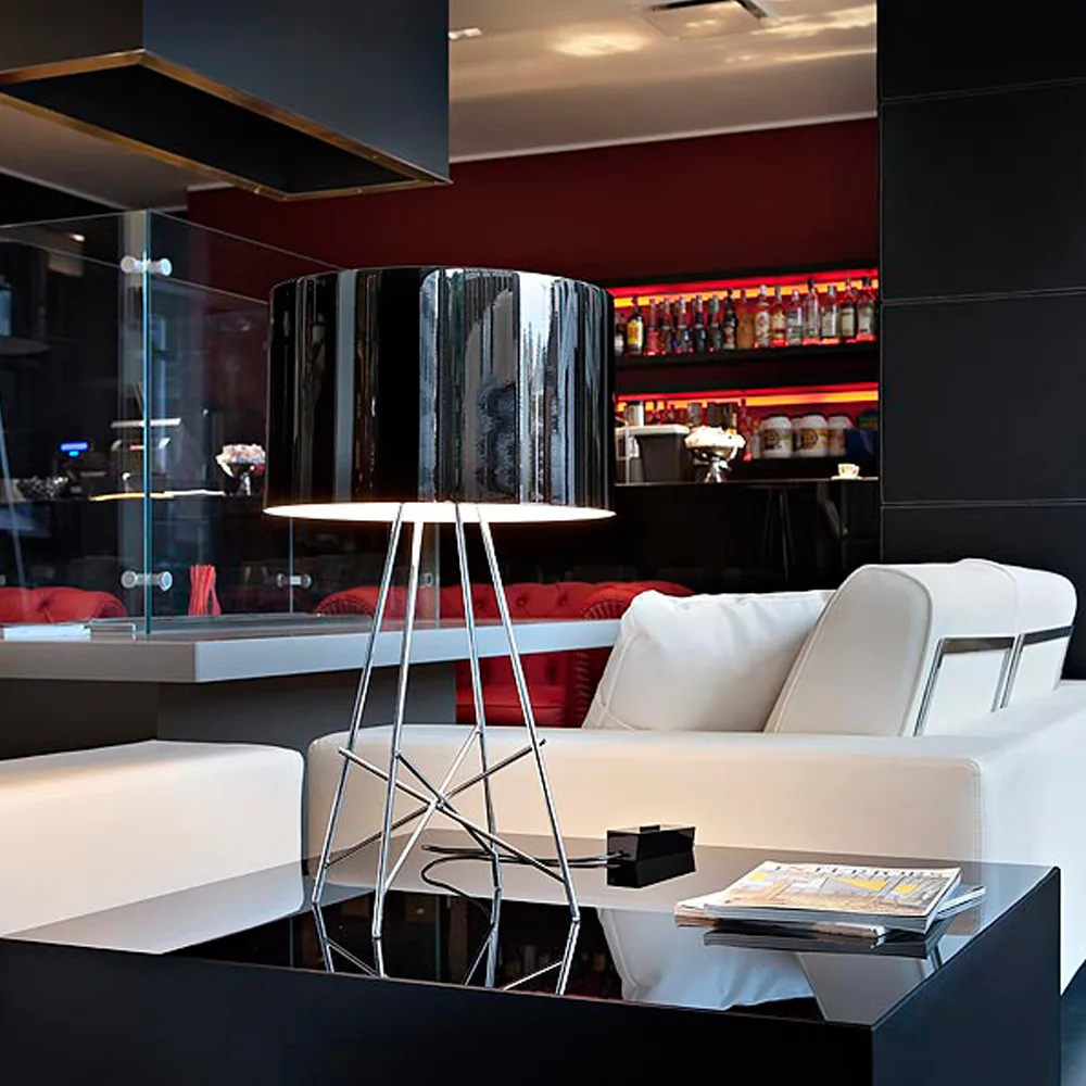 Ray T Tischleuchte, Weiß-chrom Flos