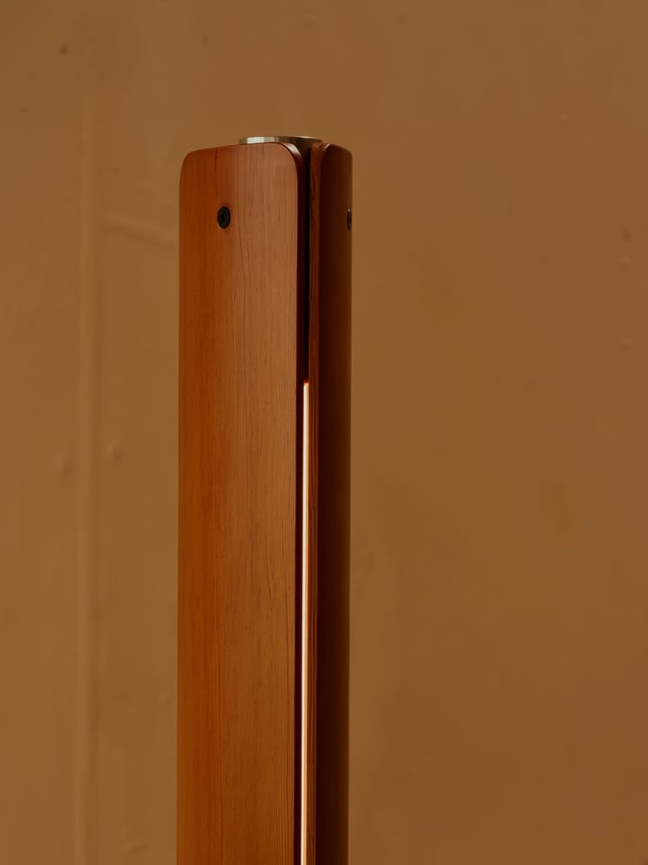 Seki-han Stehleuchte 226 cm, Heat treatened ash-black metal Flos