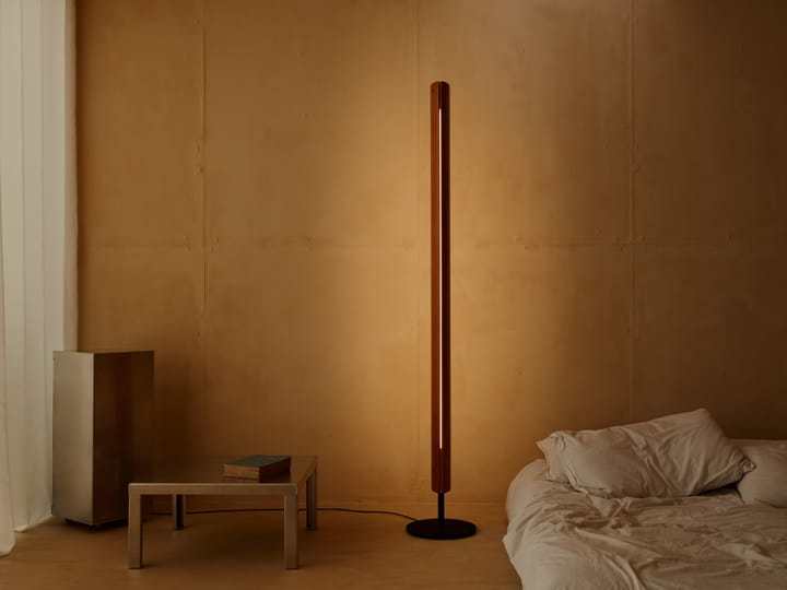 Seki-han Stehleuchte 226 cm, Heat treatened ash-black metal Flos
