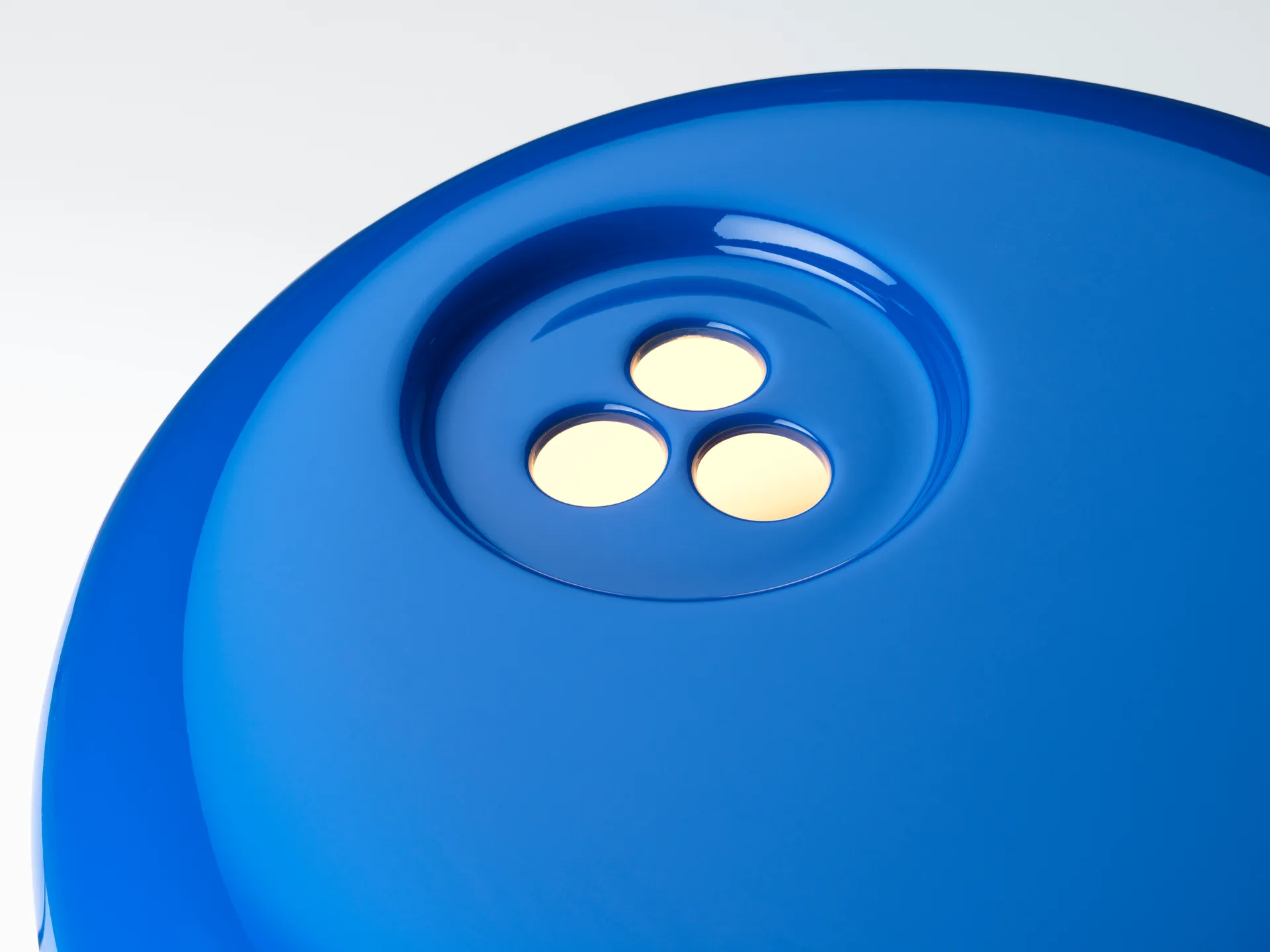 Snoopy Tischleuchte, Navy blue Flos