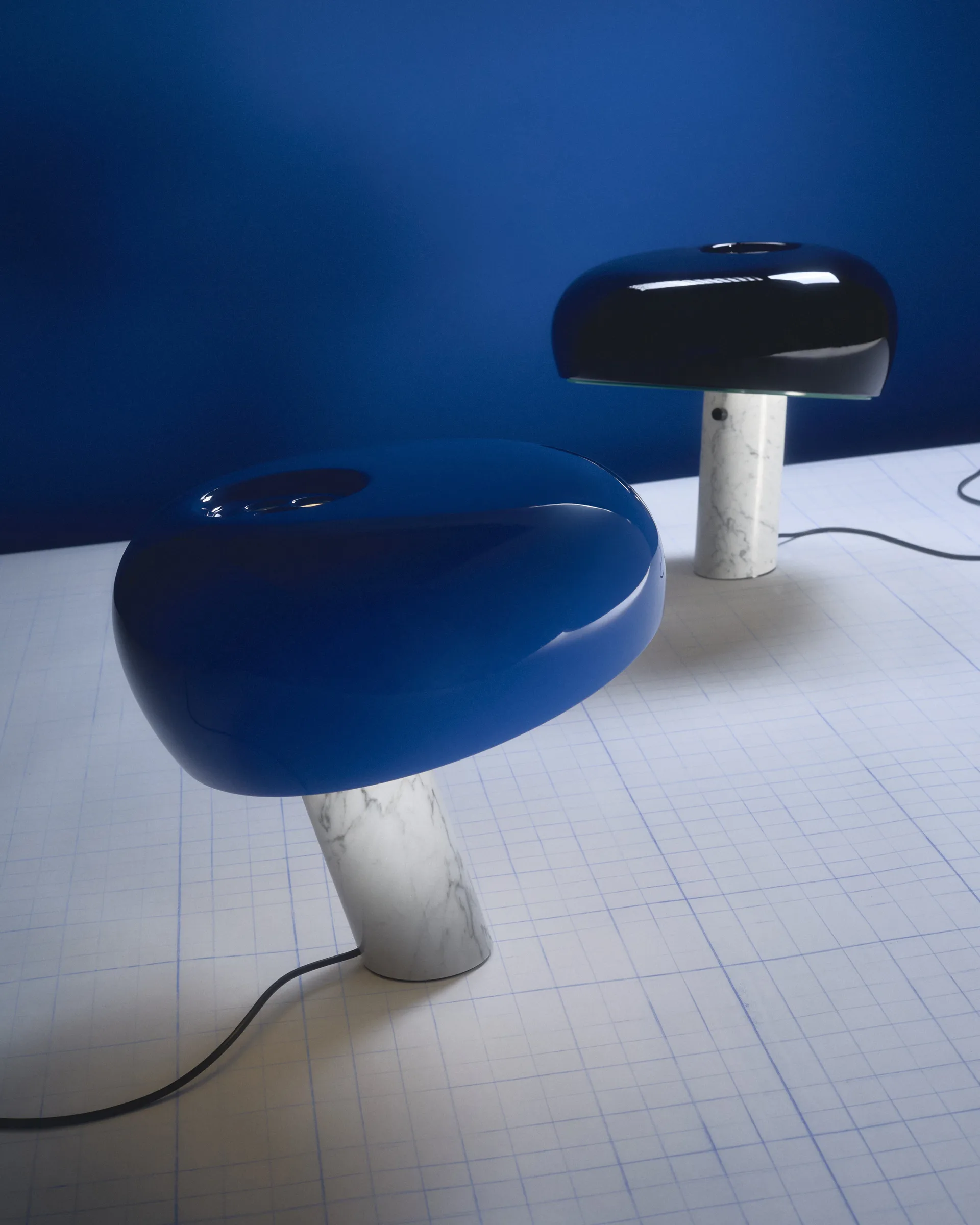 Snoopy Tischleuchte, Navy blue Flos