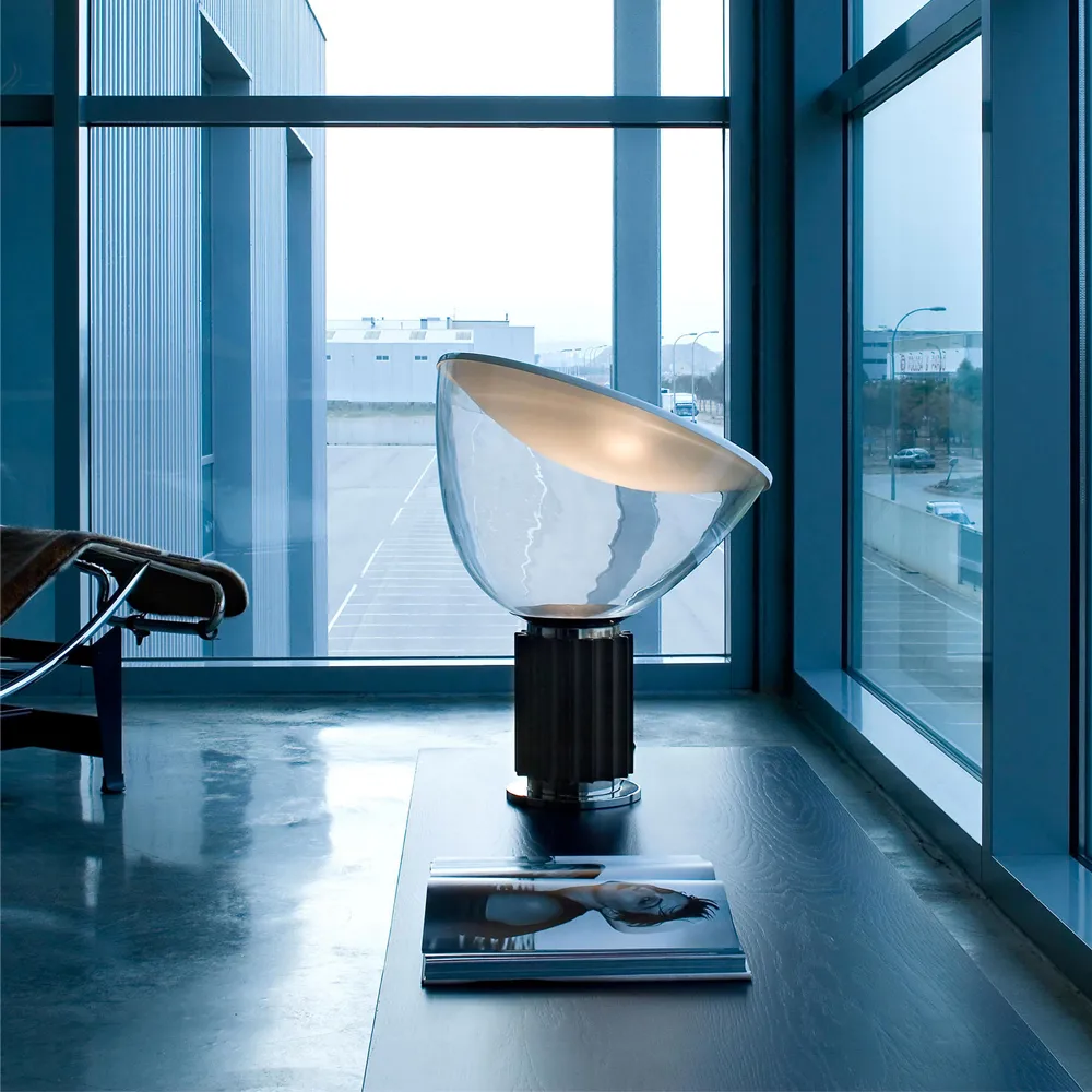 Taccia Tischleuchte LED 64,5 cm Flos