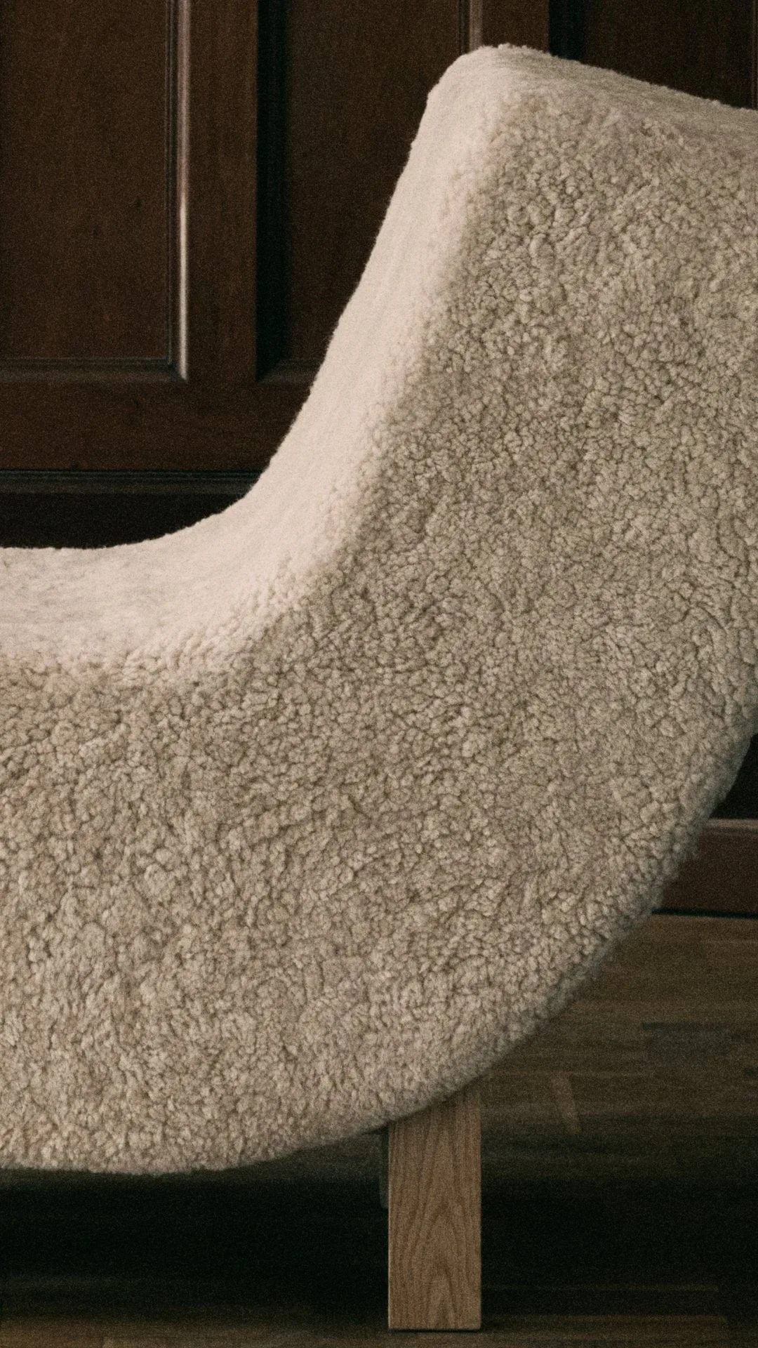 BD1 Lounge Chair Stuhl, Schaffell Mohawii-lackierte Eiche Fogia