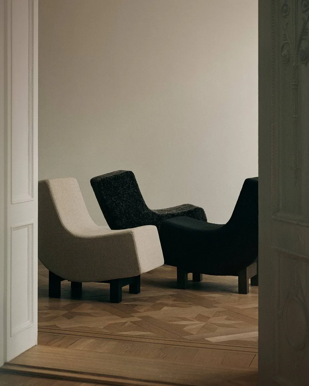 BD1 Lounge Chair Stuhl, Stoff Karakorum 001-lackierte Eiche Fogia