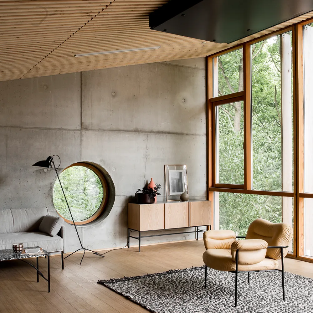 Boss Sideboard, Lackierte Eiche-3 Türen-Eichenbein Fogia