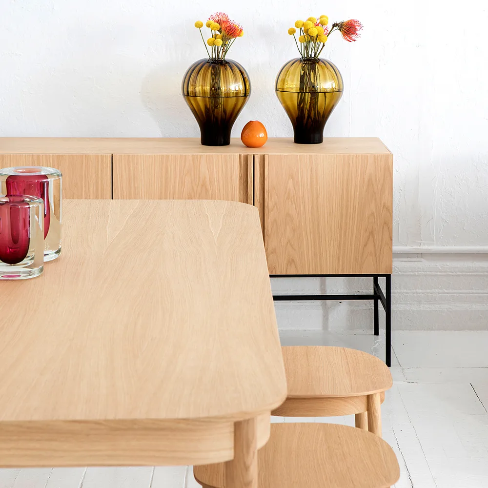 Boss Sideboard, Lackierte Eiche-3 Türen-Steinplatte Eiche Fogia