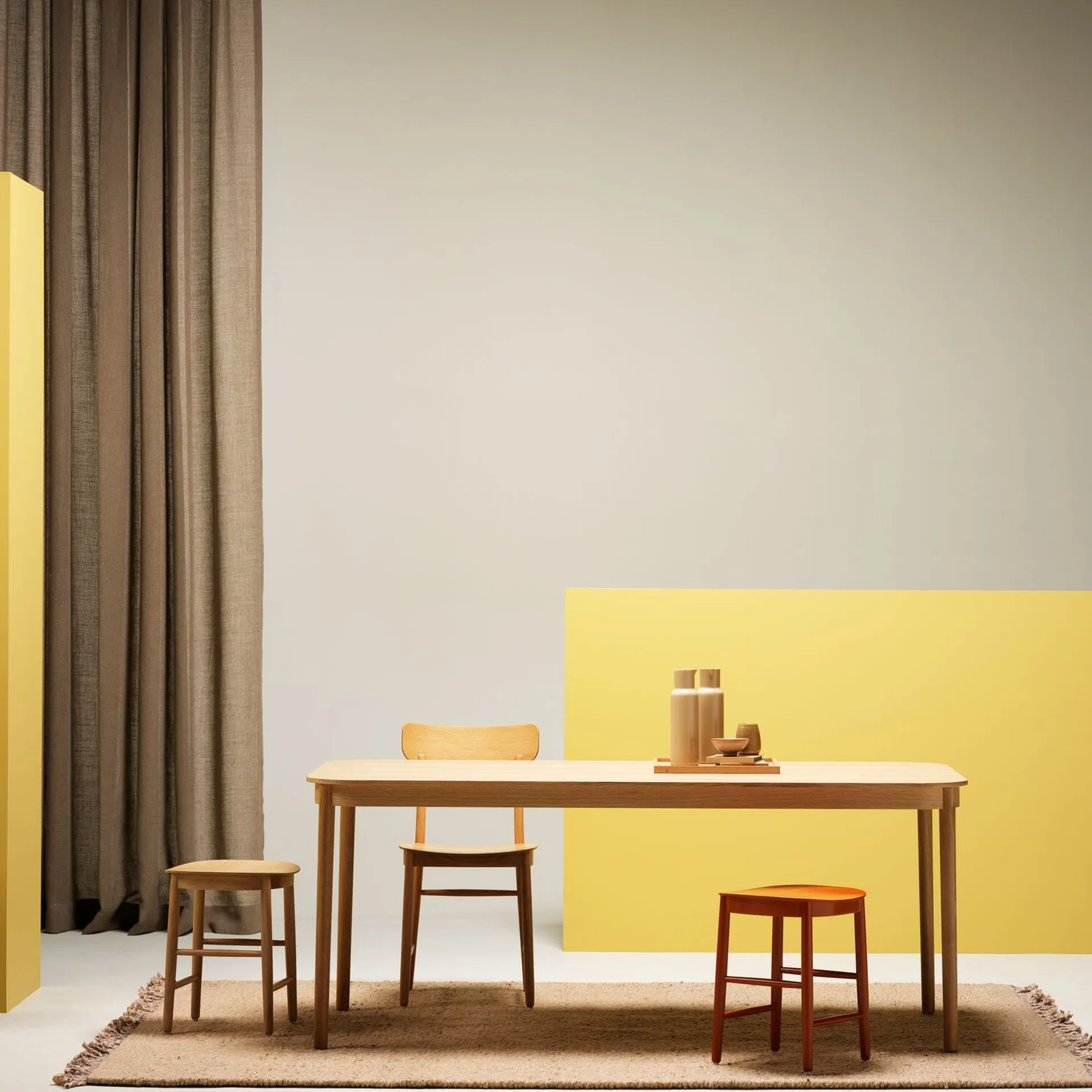 Figurine Esstisch, Eichenlack Fogia