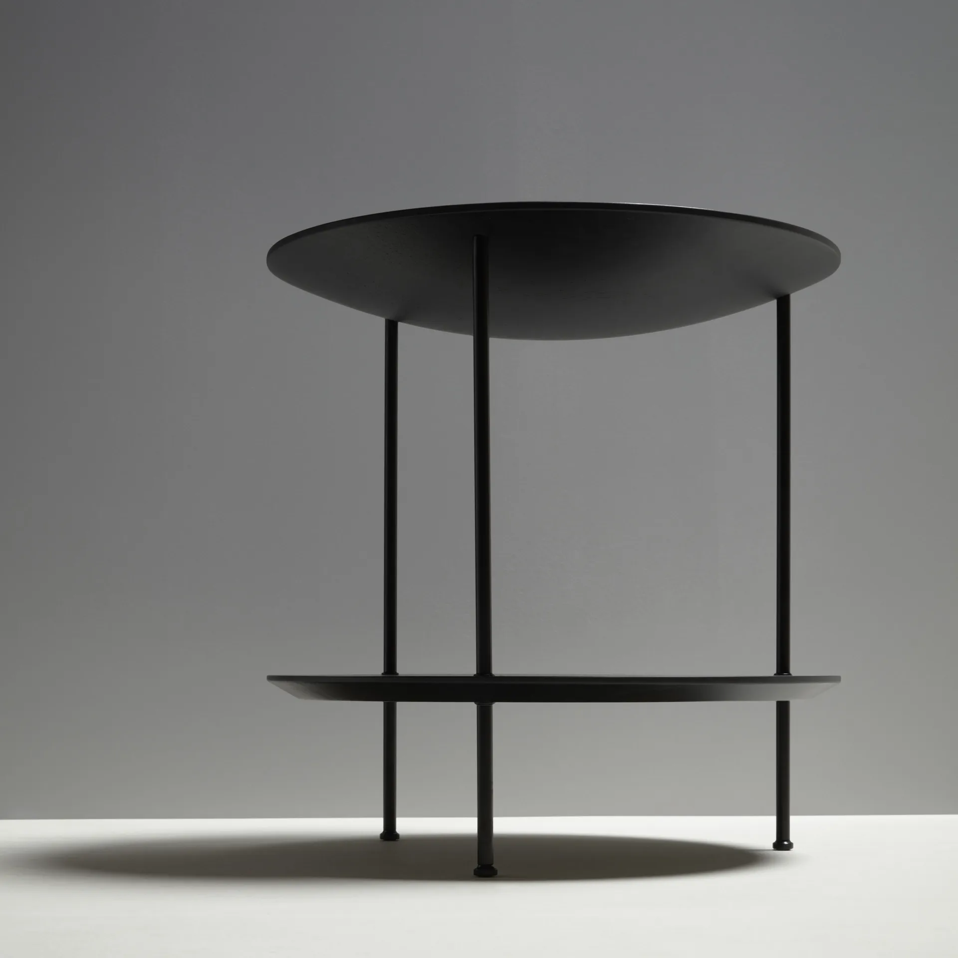 Pastille Tisch, Eiche schwarz gebeizt, schwarzes Gestell Fogia