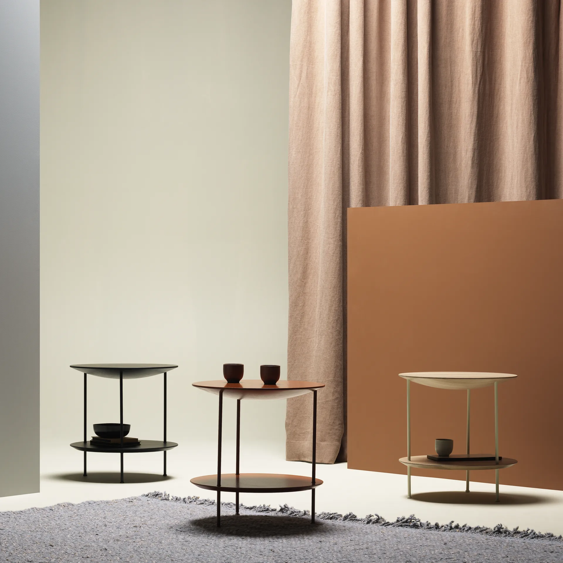 Pastille Tisch, Eiche schwarz gebeizt, schwarzes Gestell Fogia