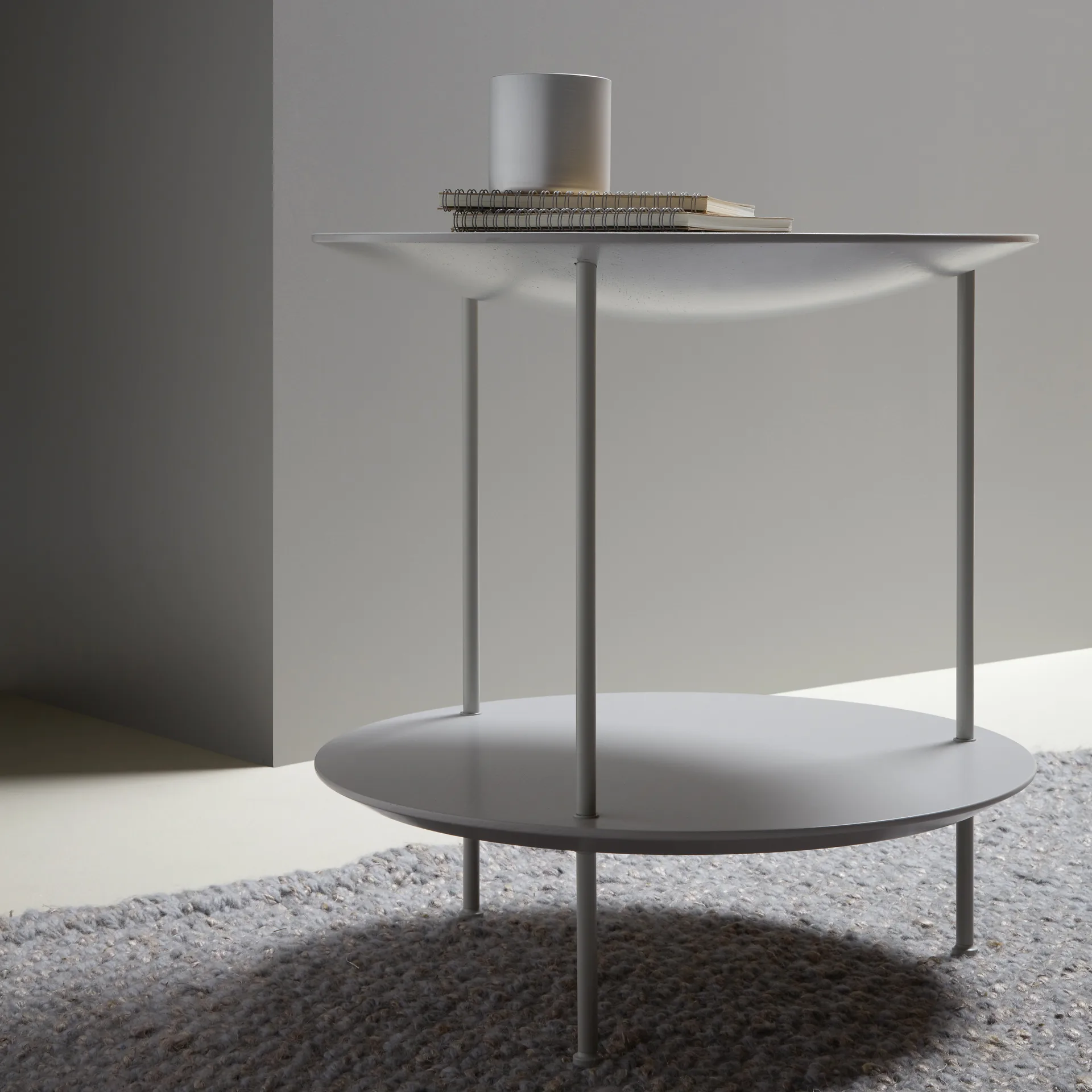 Pastille Tisch, Eiche schwarz gebeizt, schwarzes Gestell Fogia