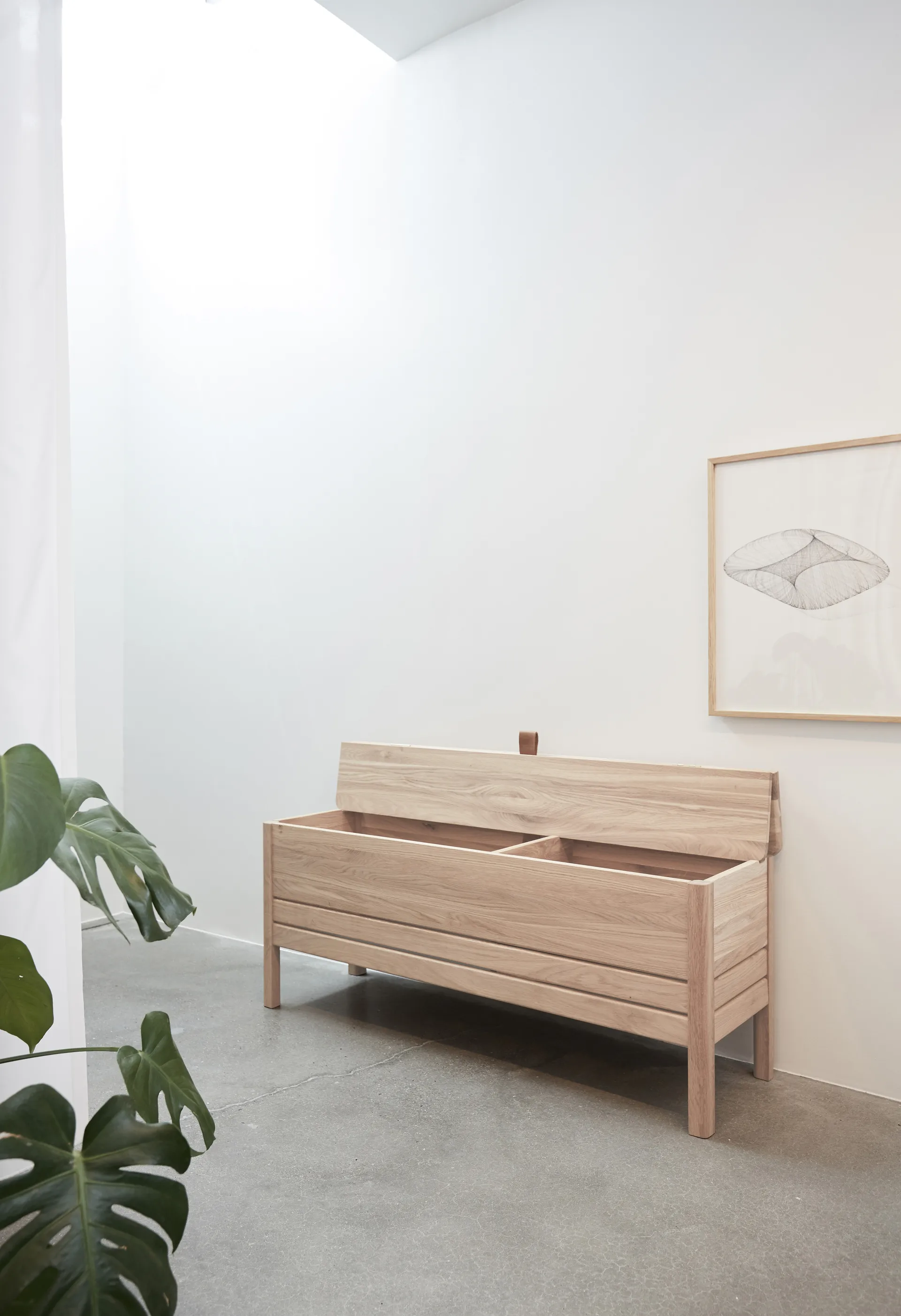 A Line Aufbewahrungsbank 111 cm, Weiße Eiche Form & Refine
