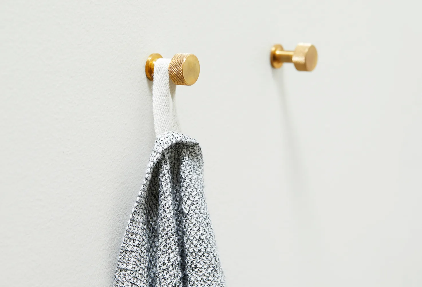 Angle Haken small, Messing Form & Refine