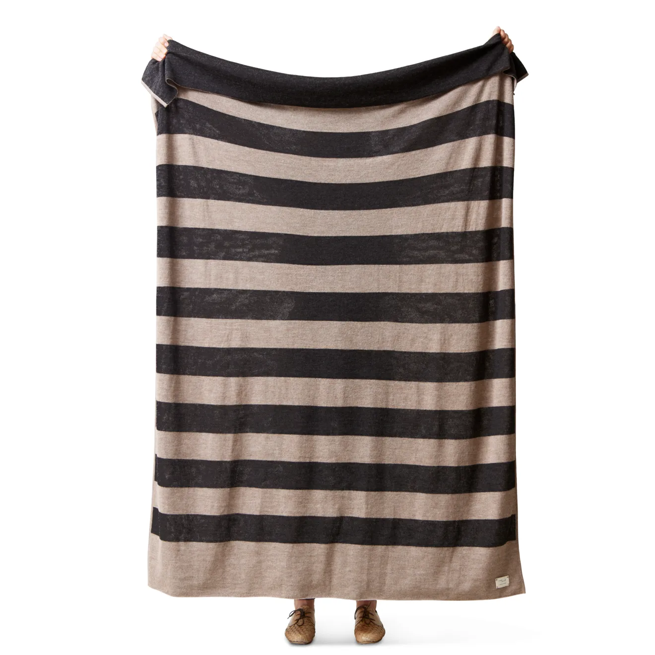 Aymara Decke 130x190 cm, Ribbon Beige-black Form & Refine