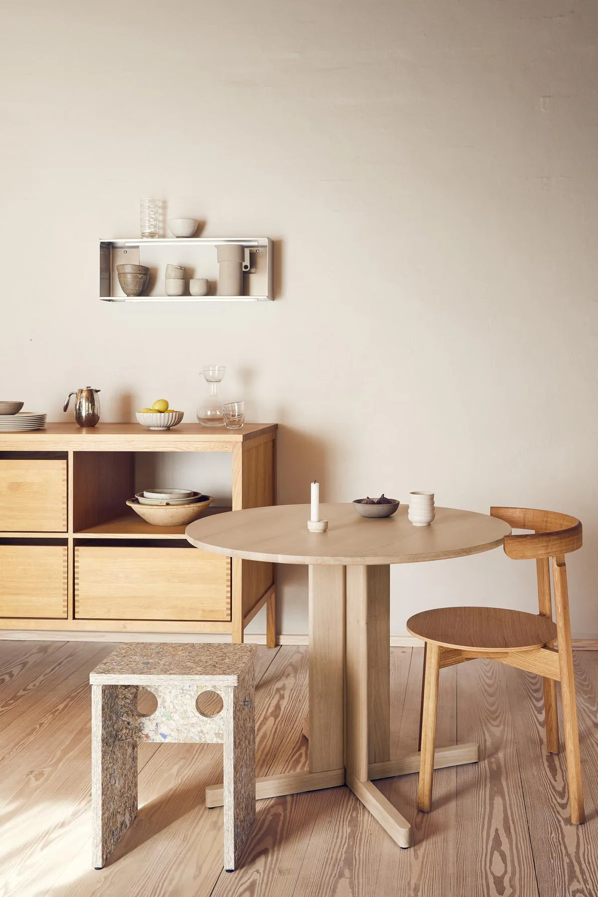 Trefoil Esstisch Ø75 cm, Weiße Eiche Form & Refine