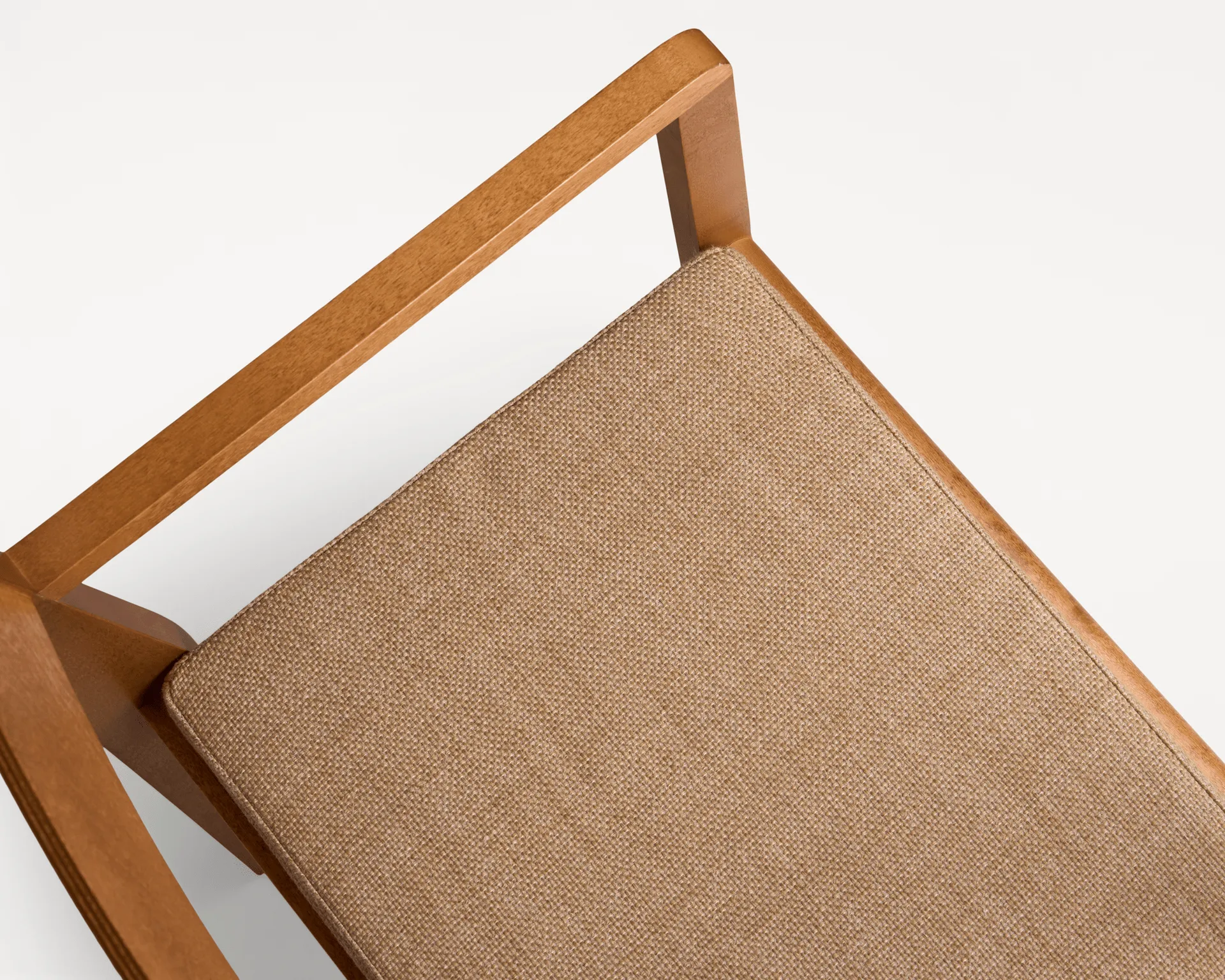 Armrest Chair 01 Armlehnstuhl, Dunkelbraune Birke FRAMA