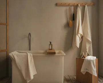 Light Towel Badetuch 150x100 cm - Bone white (weiß) - FRAMA