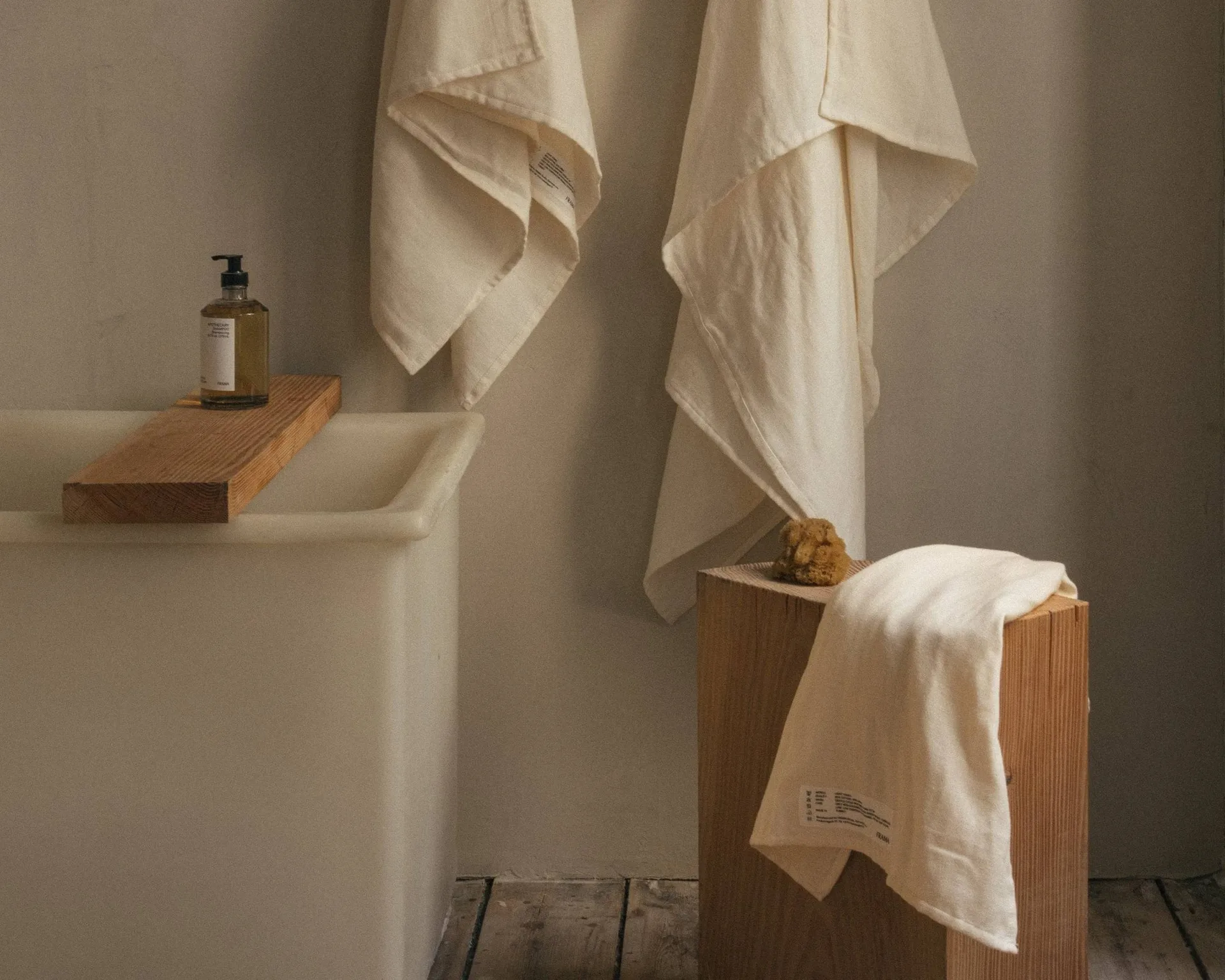 Light Towel Badetuch 150x100 cm, Bone white (weiß) FRAMA