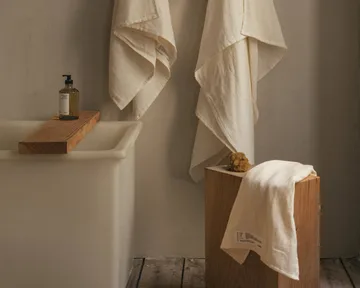 Light Towel Badetuch 150x100 cm - Bone white (weiß) - FRAMA