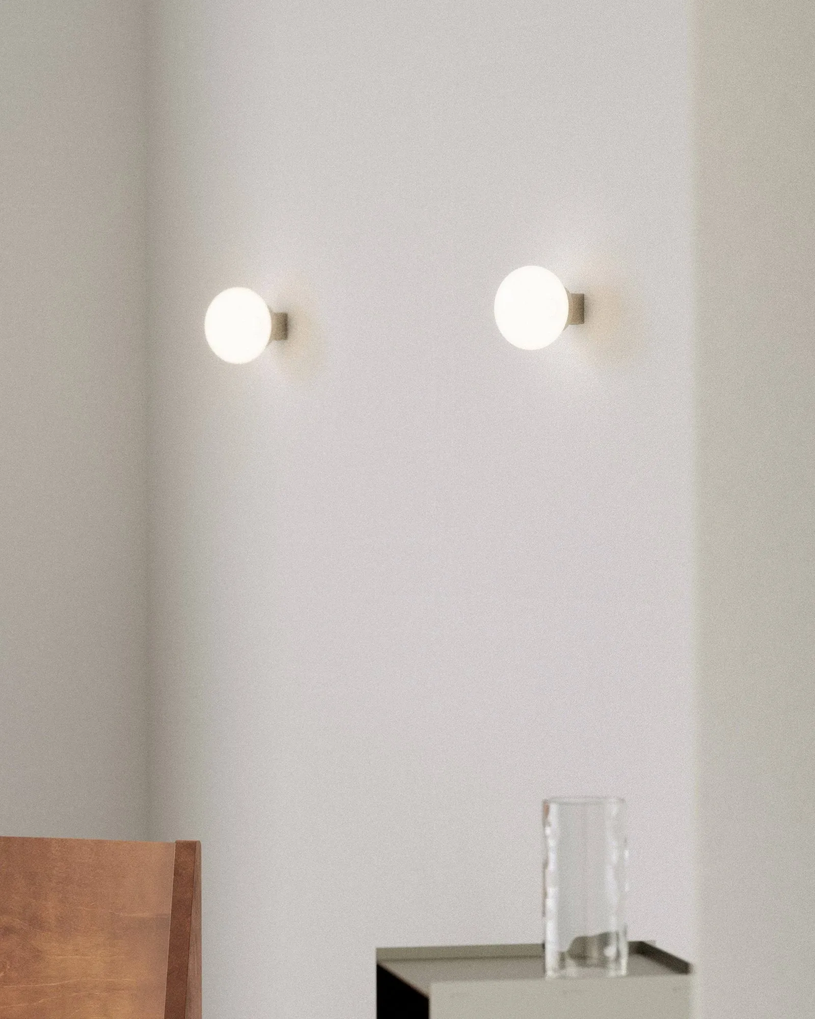 Ovoid Sconce Deckenleuchte, Edelstahl, Opalglas FRAMA